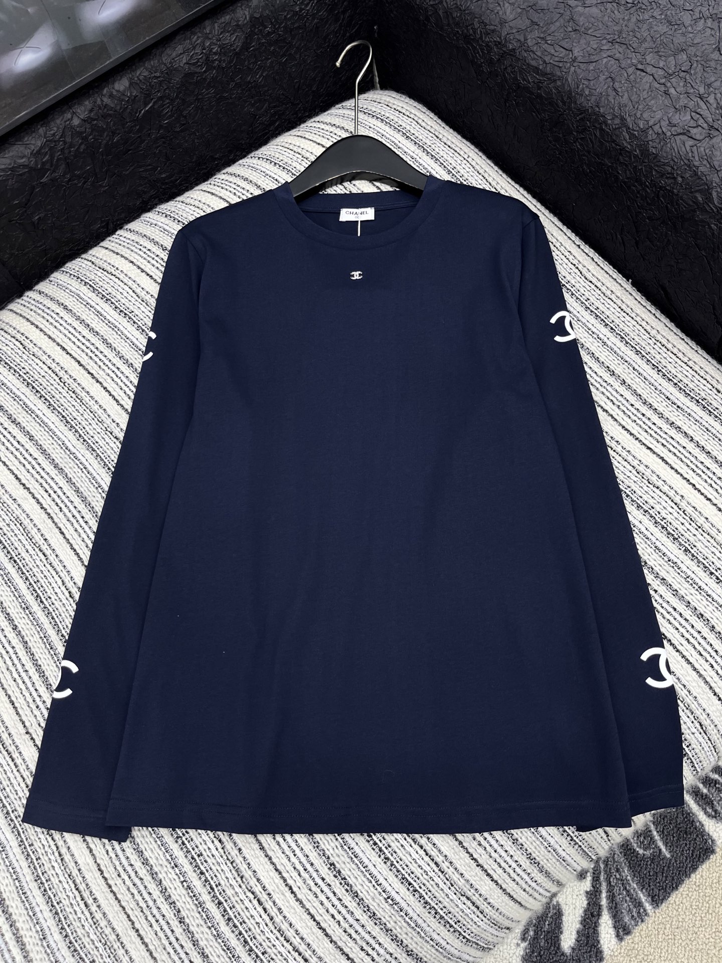 🛒𝐍𝐄𝐖 · 𝟐𝟎𝟐5/爆款现货原单品质 Chan*｜精致印花长袖T恤高订面料 亲肤透气舒适标志性字母图