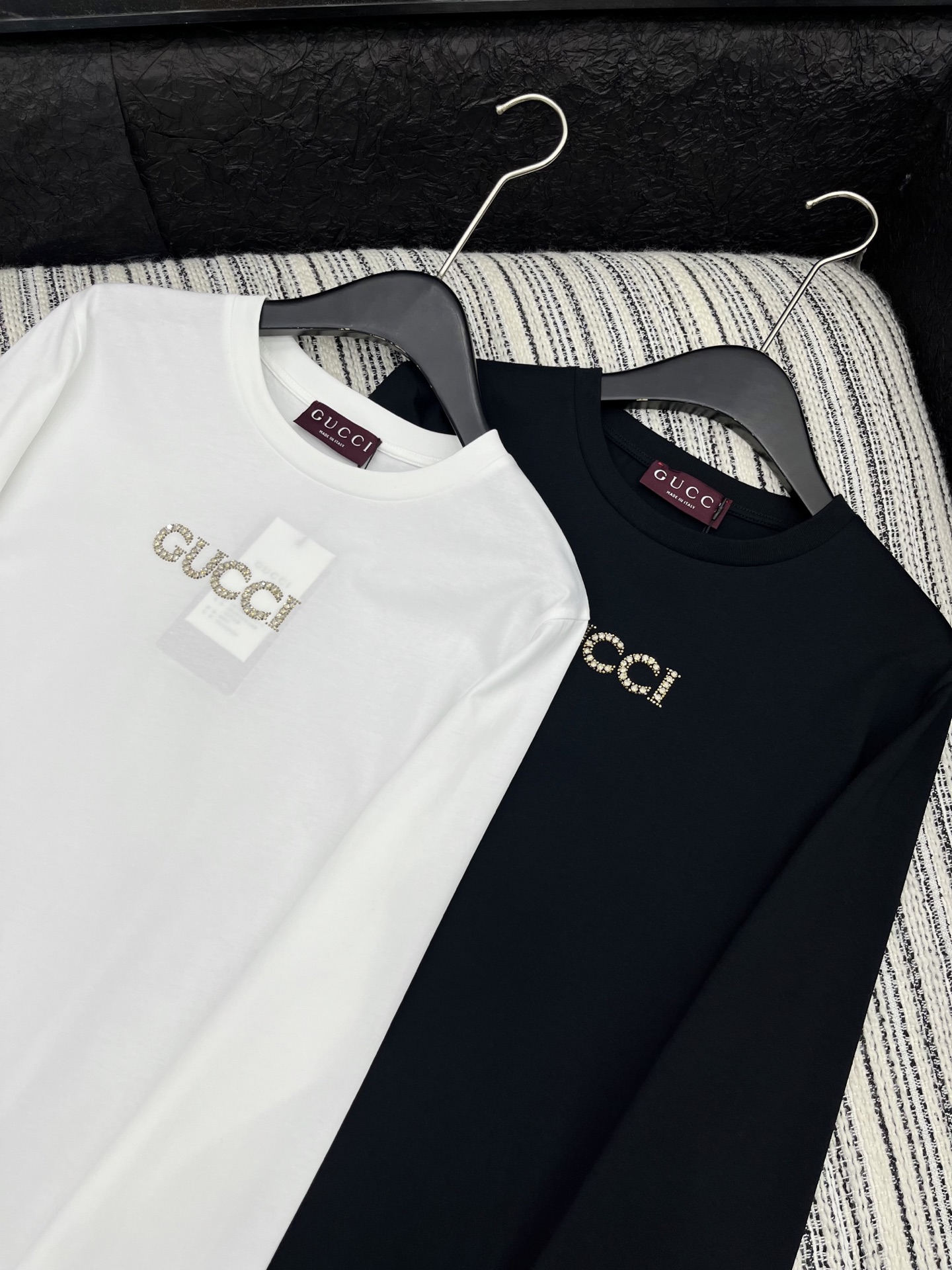 🛒𝐍𝐄𝐖 · 𝟐𝟎𝟐5/爆款现货原单品质 Gucc*｜精致订钻长袖T恤高订面料 亲肤透气舒适标志性字母图