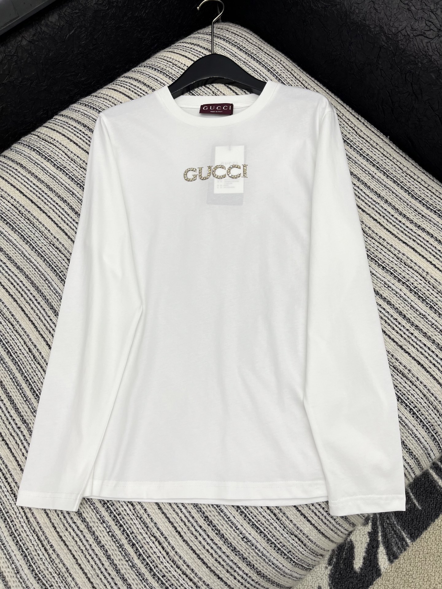 🛒𝐍𝐄𝐖 · 𝟐𝟎𝟐5/爆款现货原单品质 Gucc*｜精致订钻长袖T恤高订面料 亲肤透气舒适标志性字母图