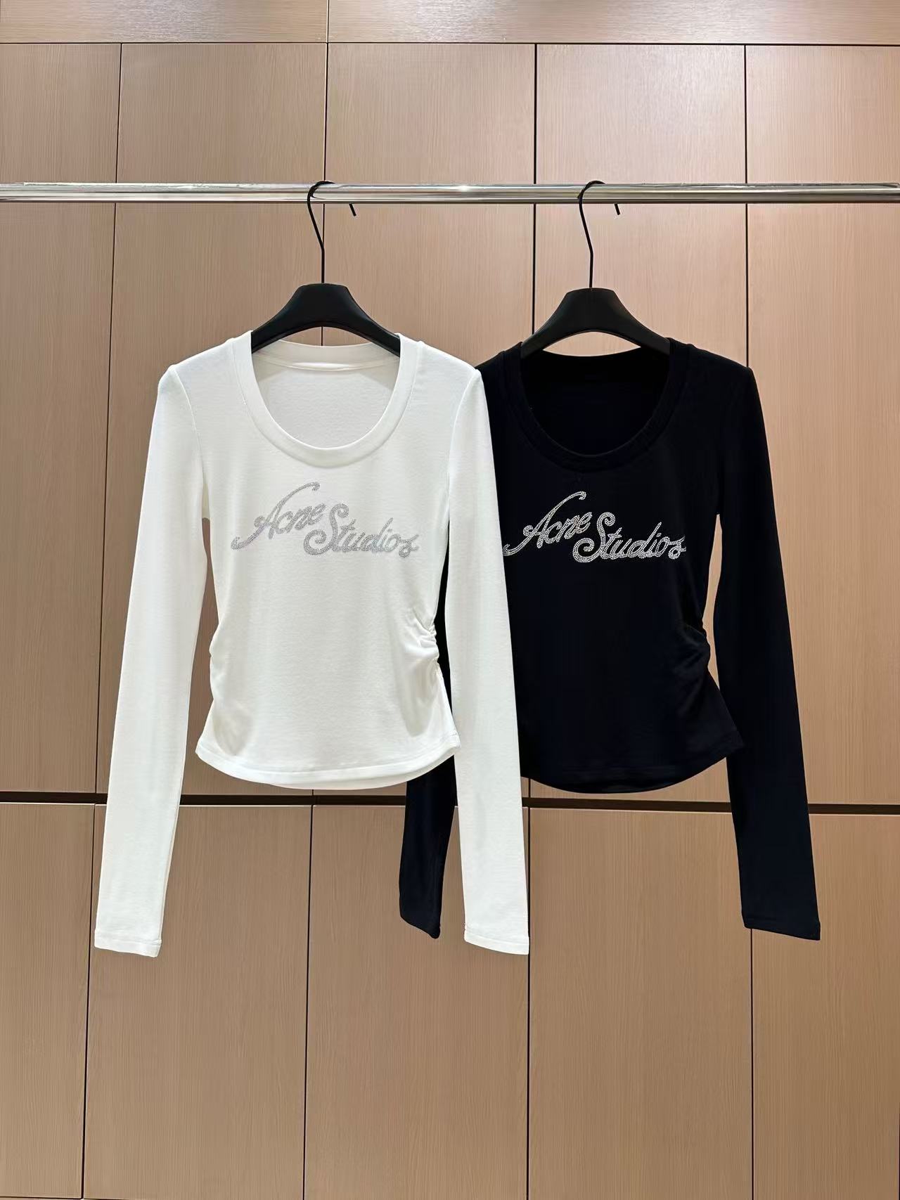 🛒𝐍𝐄𝐖 · 𝟐𝟎𝟐5/爆款现货设计师 原创｜2025新款加绒磨毛打底衫云感舒适的系列！上身的触感谁穿谁