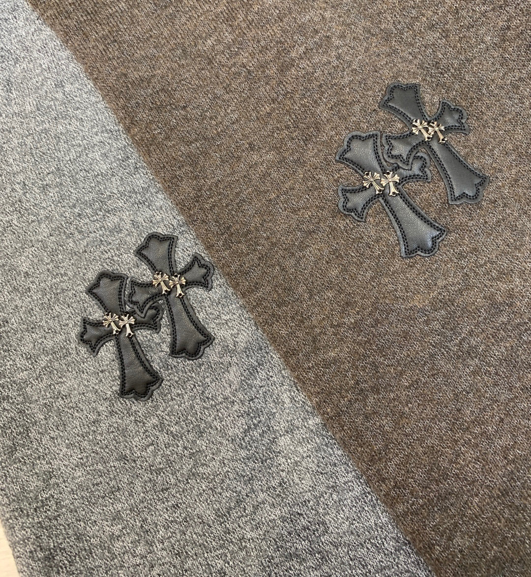 🛒𝐍𝐄𝐖 · 𝟐𝟎𝟐5/爆款现货原单品质 克罗星｜抽绳松紧腰头休闲裤高品质面料质感柔软细腻舒适。撞色十字