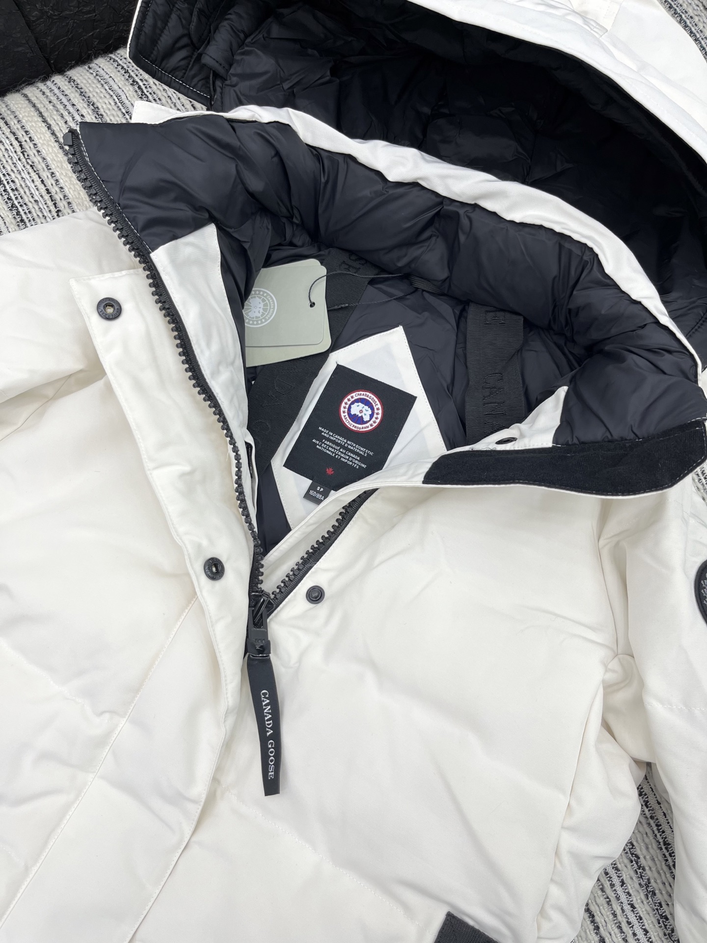 🛒𝐍𝐄𝐖 · 𝟐𝟎𝟐5/爆款现货【原版定制】加拿大*｜2025经典戴帽拉链派克羽绒服外套定制高级面料，经