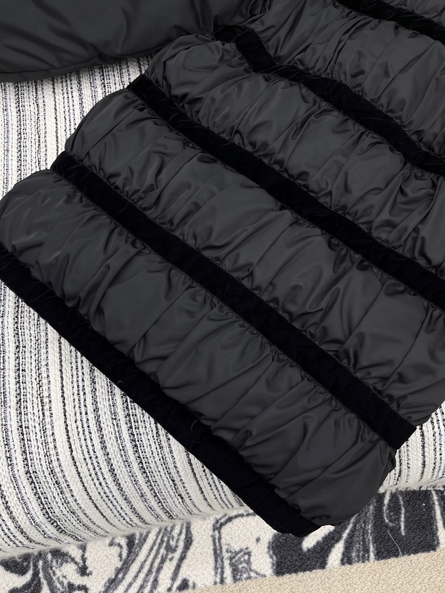 🛒𝐍𝐄𝐖 · 𝟐𝟎𝟐5/爆款现货【原版订制】Chane *｜25秋冬新品丝绒蝴蝶结装饰羽绒服外套面包服设