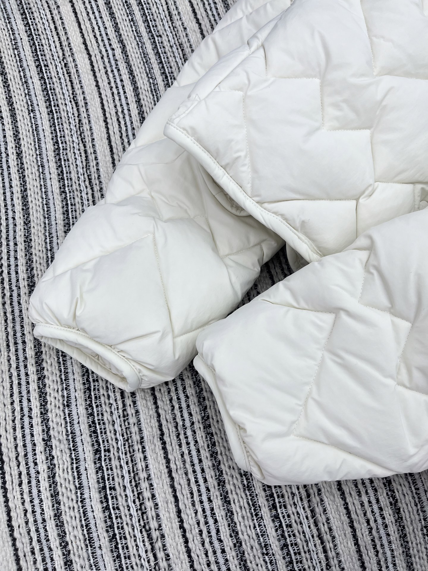 🛒𝐍𝐄𝐖 · 𝟐𝟎𝟐5/爆款现货【原版定制】Moncle*｜2025新品立领羽绒服外套定制YB进口材质，