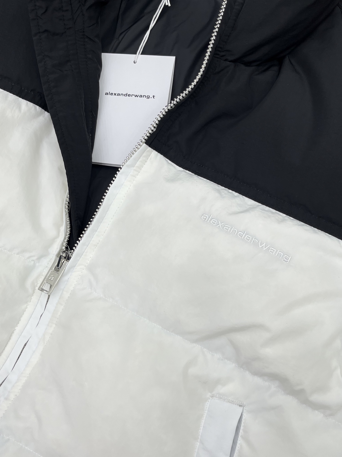 🛒𝐍𝐄𝐖 · 𝟐𝟎𝟐5/爆款现货【原版定制】Alex*｜2025新品撞色立领羽绒服外套定制YB进口材质，