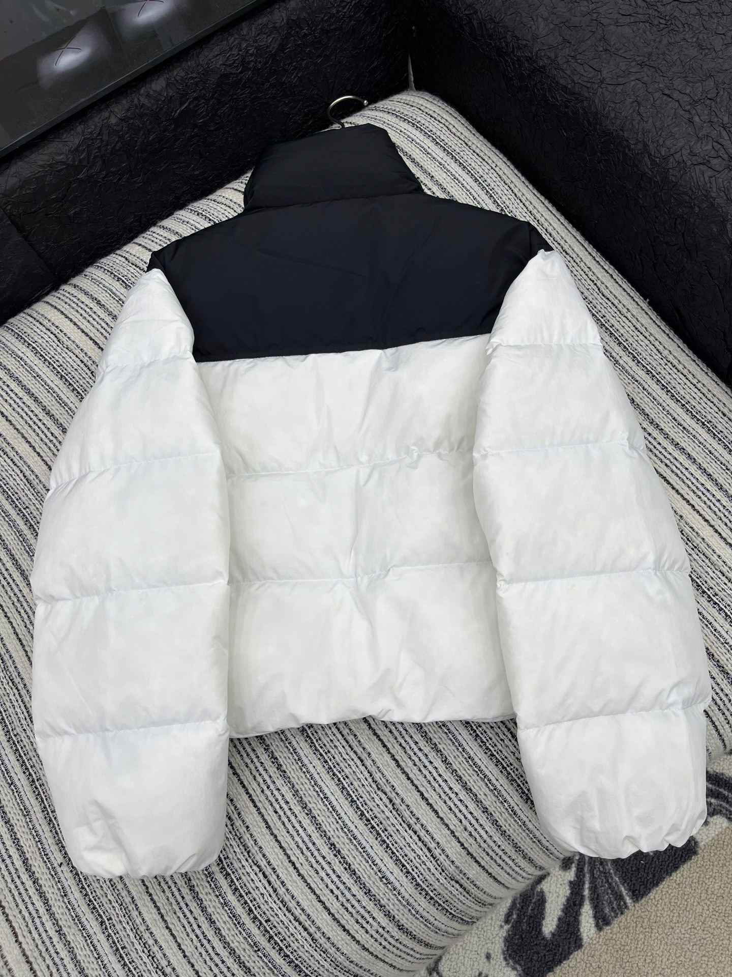 🛒𝐍𝐄𝐖 · 𝟐𝟎𝟐5/爆款现货【原版定制】Alex*｜2025新品撞色立领羽绒服外套定制YB进口材质，