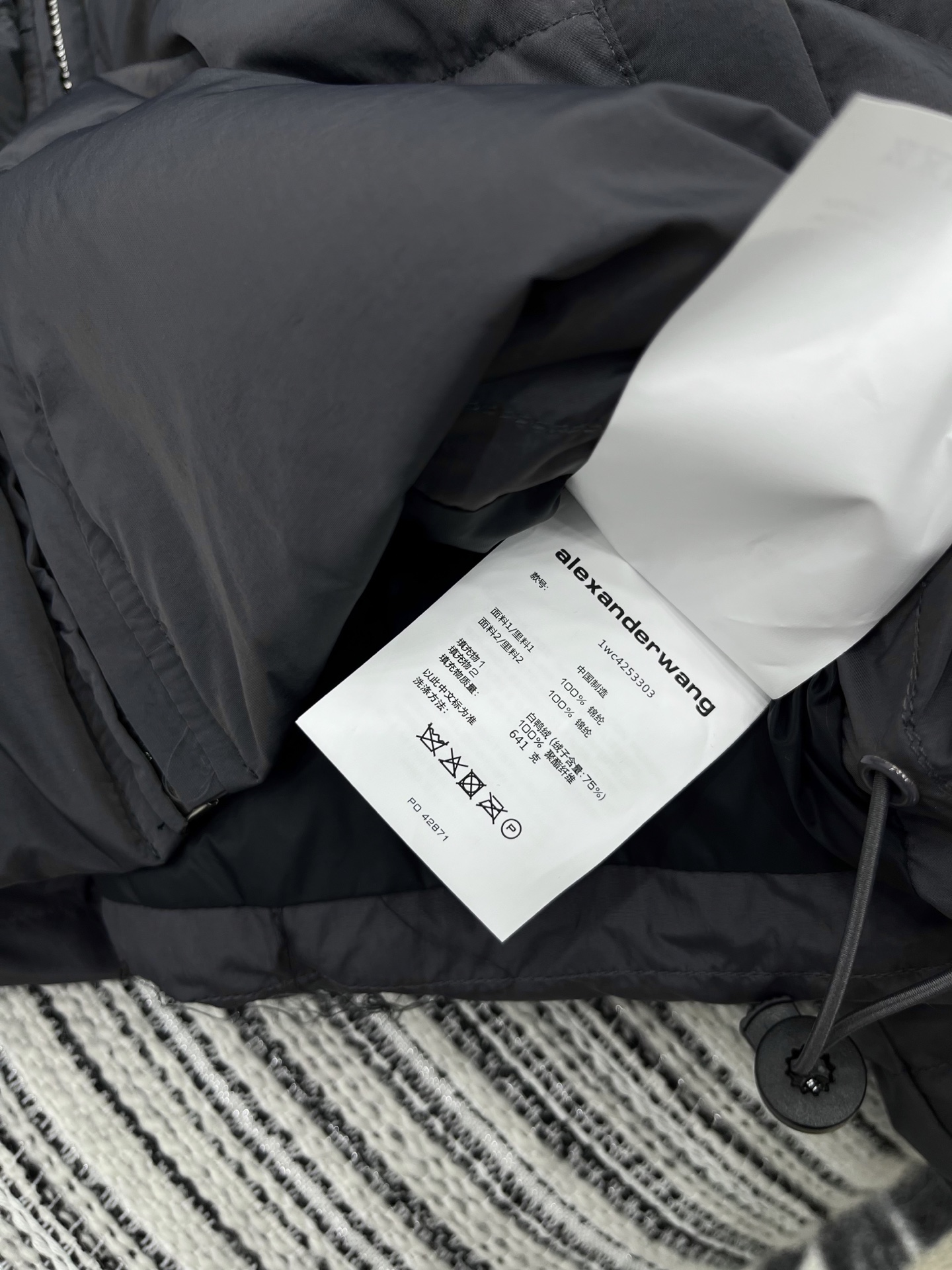 🛒𝐍𝐄𝐖 · 𝟐𝟎𝟐5/爆款现货【原版定制】Alex*｜2025新品撞色立领羽绒服外套定制YB进口材质，