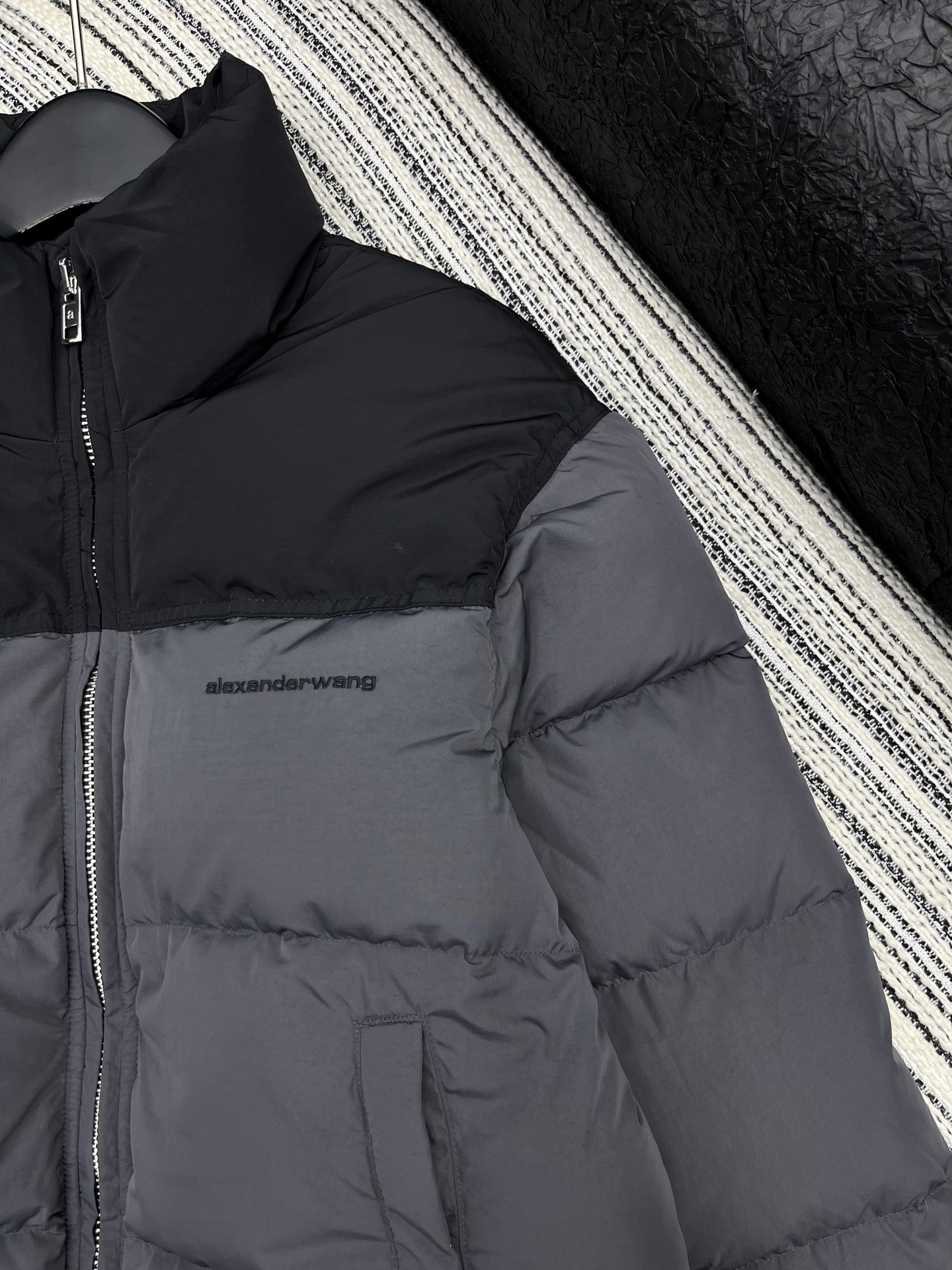 🛒𝐍𝐄𝐖 · 𝟐𝟎𝟐5/爆款现货【原版定制】Alex*｜2025新品撞色立领羽绒服外套定制YB进口材质，