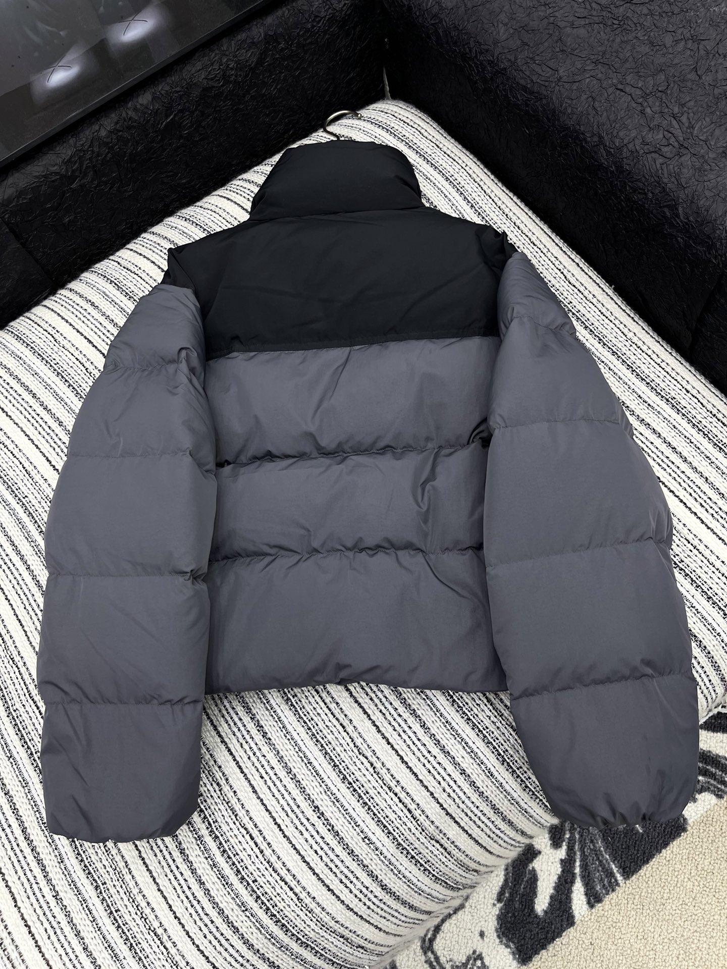 🛒𝐍𝐄𝐖 · 𝟐𝟎𝟐5/爆款现货【原版定制】Alex*｜2025新品撞色立领羽绒服外套定制YB进口材质，