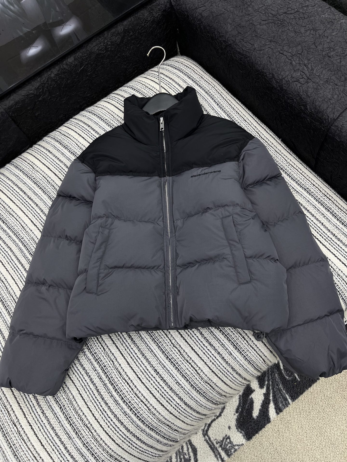 🛒𝐍𝐄𝐖 · 𝟐𝟎𝟐5/爆款现货【原版定制】Alex*｜2025新品撞色立领羽绒服外套定制YB进口材质，