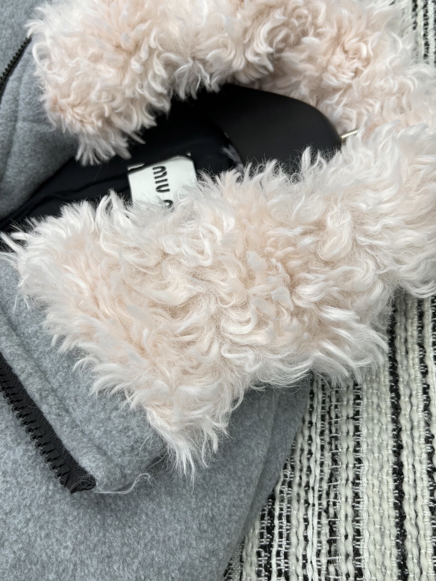 MIU MIU 2025 Women's Fleece Jacket - Warm, Stylish, and Cozy Winter Coat 7 i1761728723791 6833 0 5