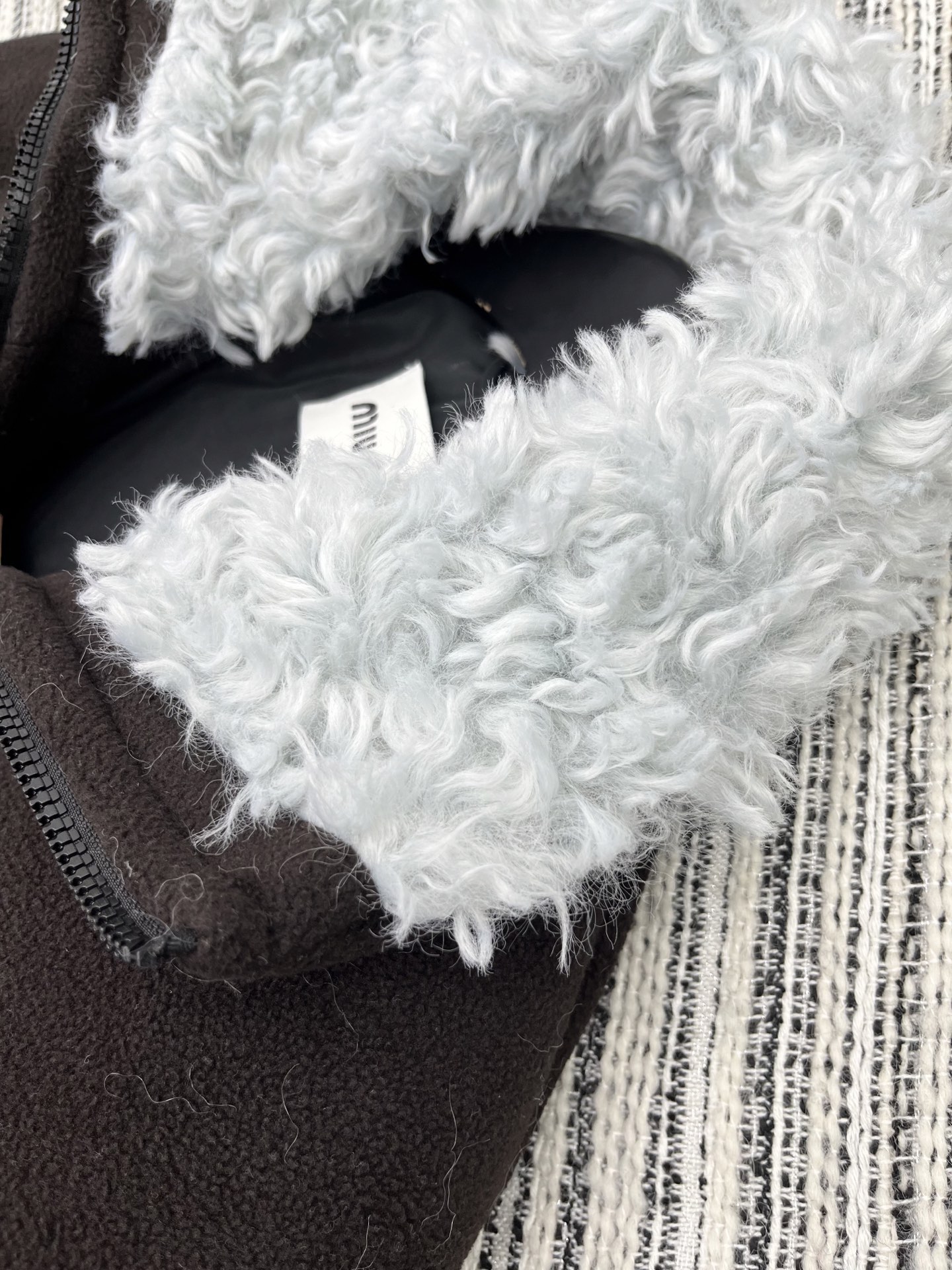 MIU MIU Fleece Jacket Women's Winter Coat Thickened Lamb Wool Outerwear 6 i1761729058428 9117 0 4