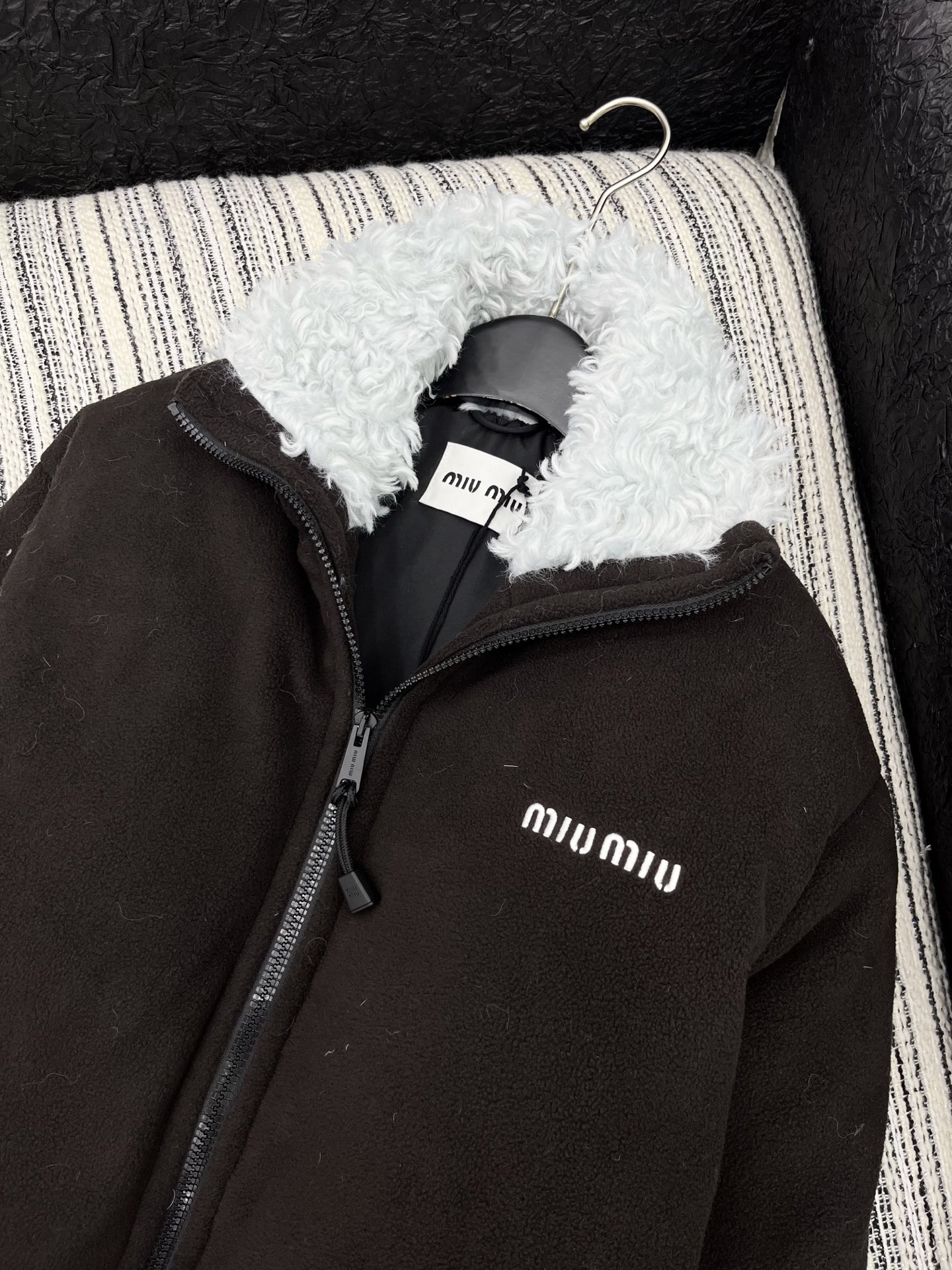 MIU MIU Fleece Jacket Women's Winter Coat Thickened Lamb Wool Outerwear 3 i1761729058521 6142 0 1