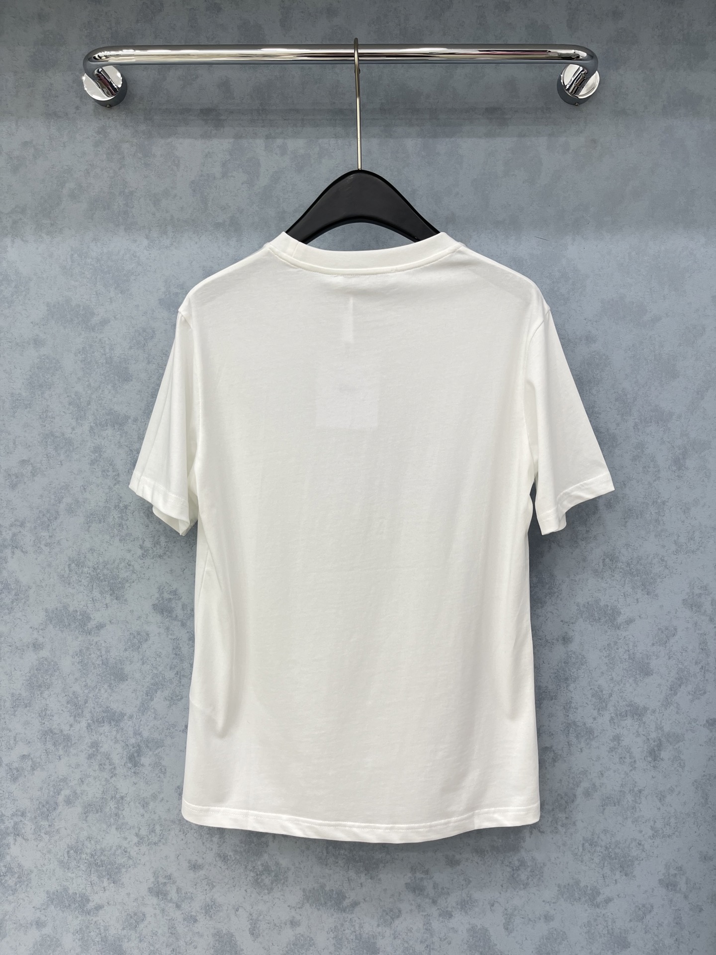 🛒𝐍𝐄𝐖 · 𝟐𝟎𝟐5/爆款现货原单品质 Dio*｜25新品印花订珠短袖T恤精致版型上身巨显瘦！定制最新