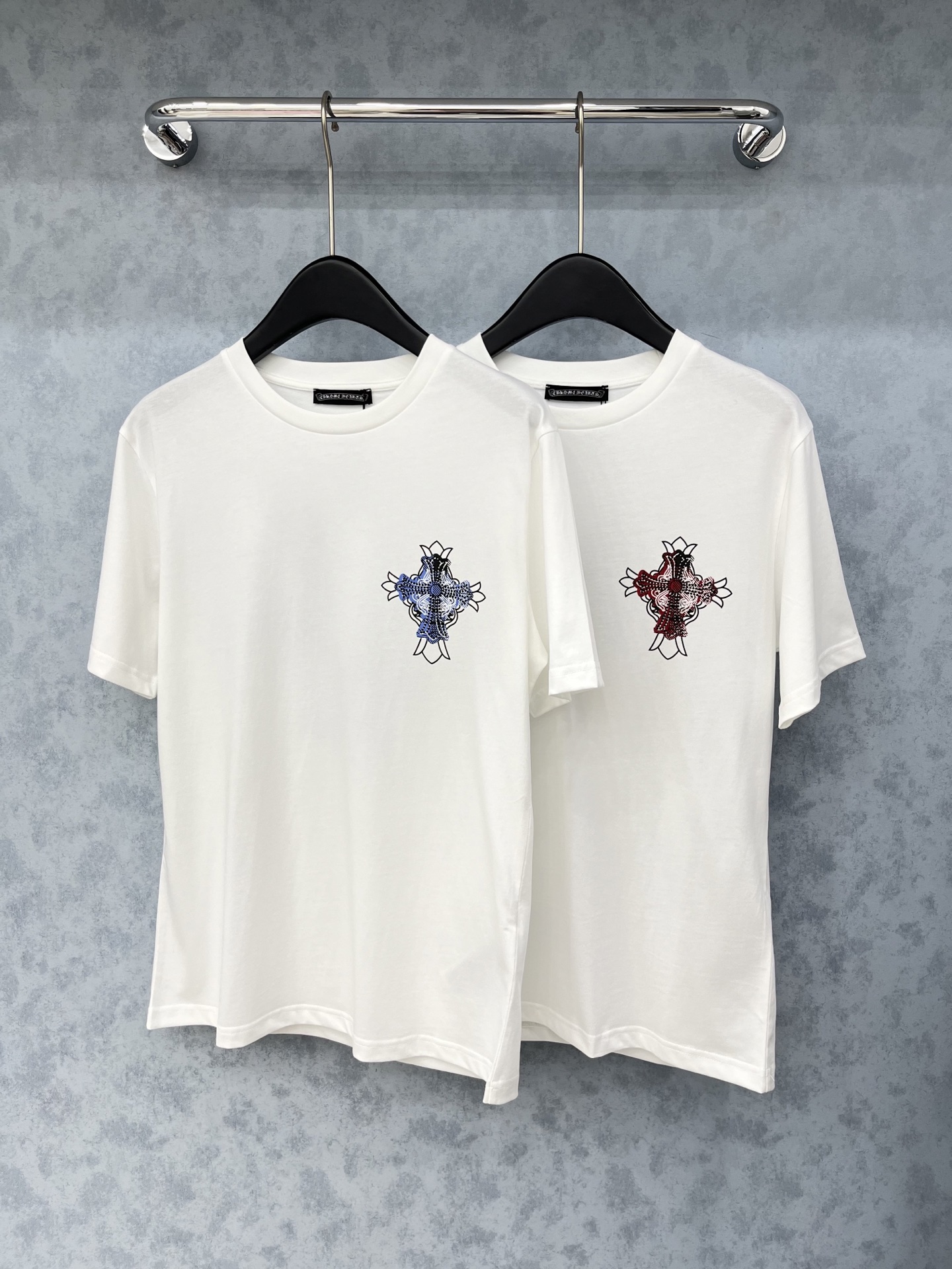 🛒𝐍𝐄𝐖 · 𝟐𝟎𝟐5/爆款现货原单品质 克罗星｜25新品印花烫钻短袖T恤精致版型上身巨显瘦！定制最新工