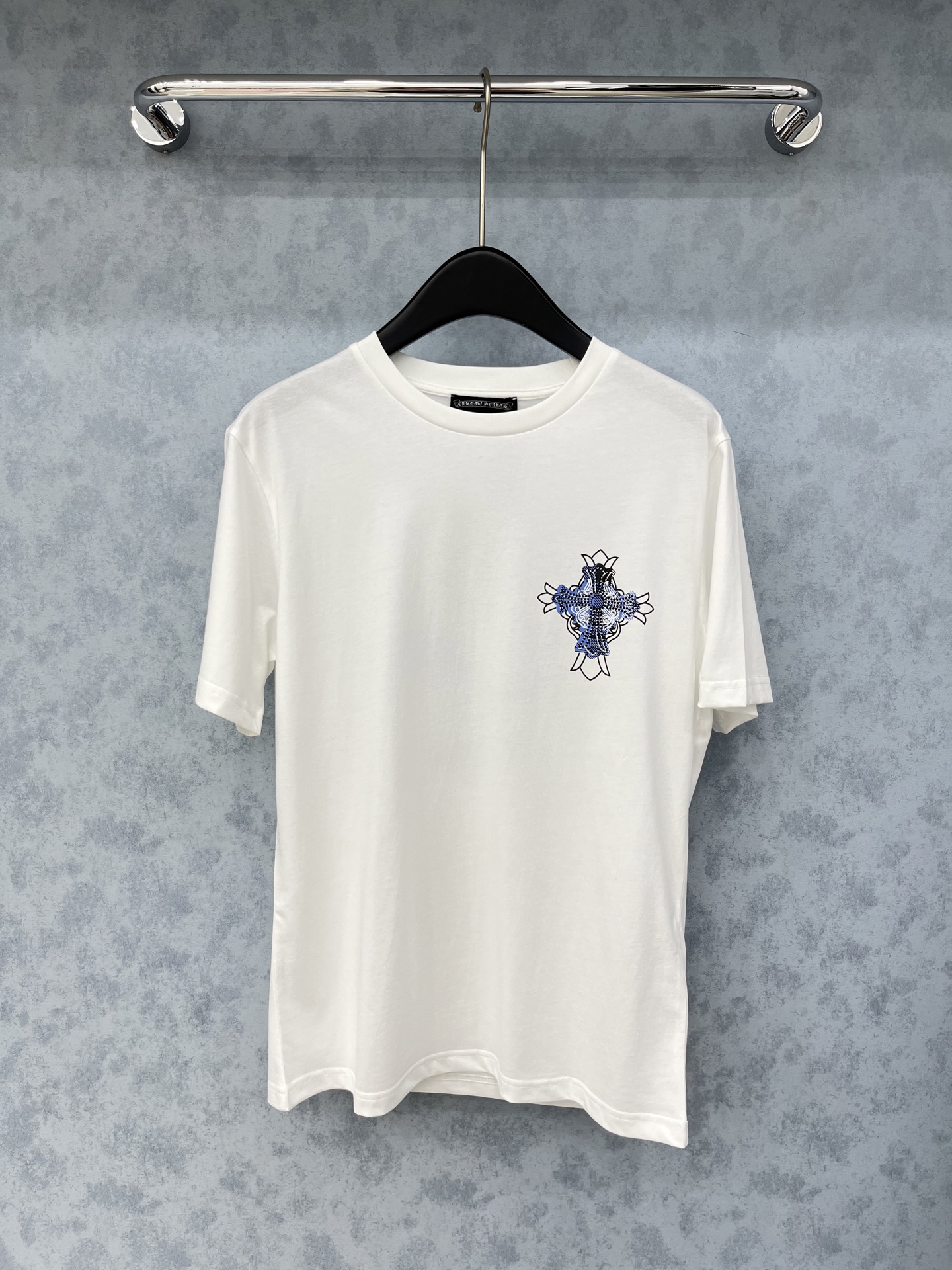 🛒𝐍𝐄𝐖 · 𝟐𝟎𝟐5/爆款现货原单品质 克罗星｜25新品印花烫钻短袖T恤精致版型上身巨显瘦！定制最新工