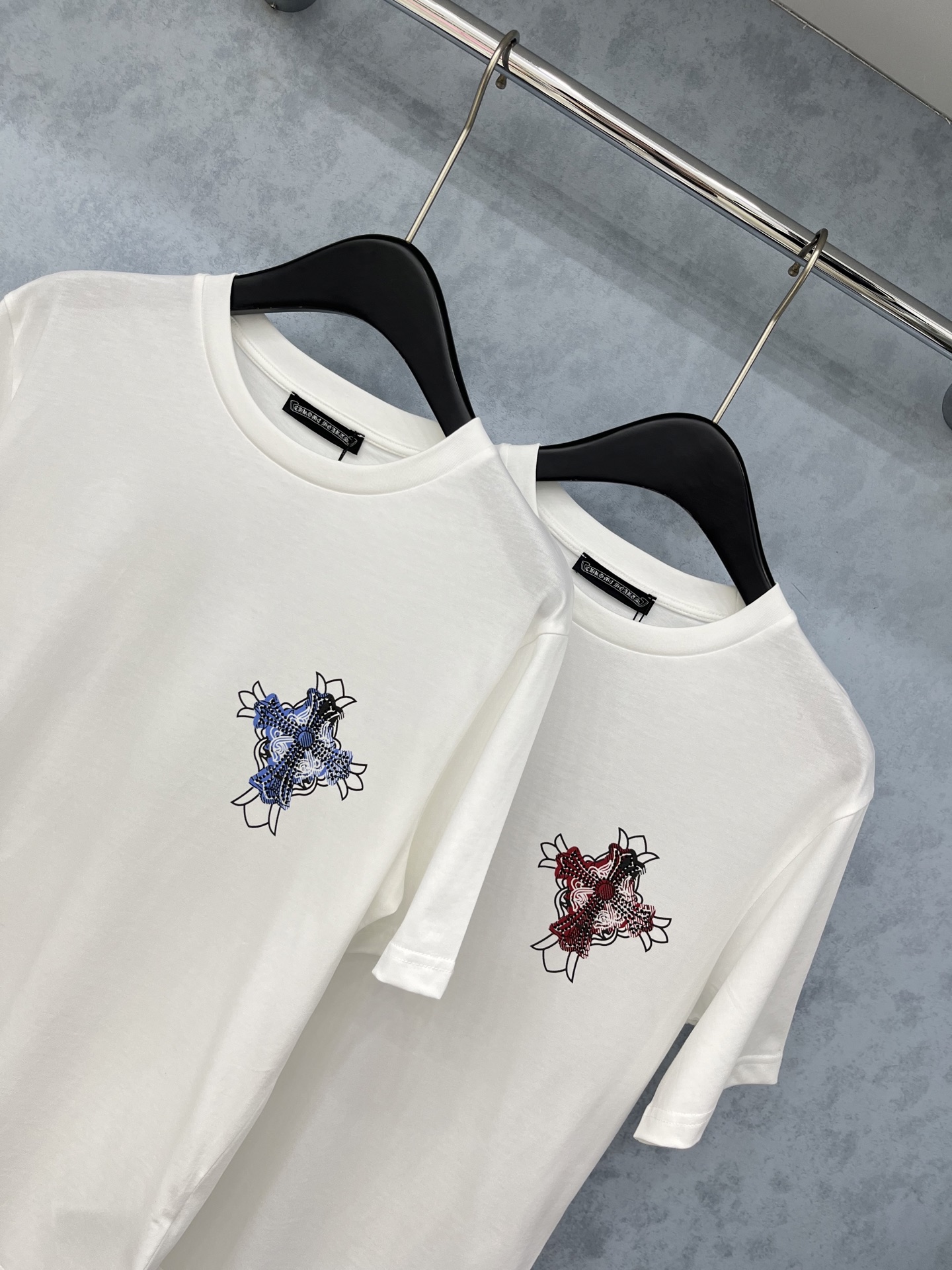 🛒𝐍𝐄𝐖 · 𝟐𝟎𝟐5/爆款现货原单品质 克罗星｜25新品印花烫钻短袖T恤精致版型上身巨显瘦！定制最新工