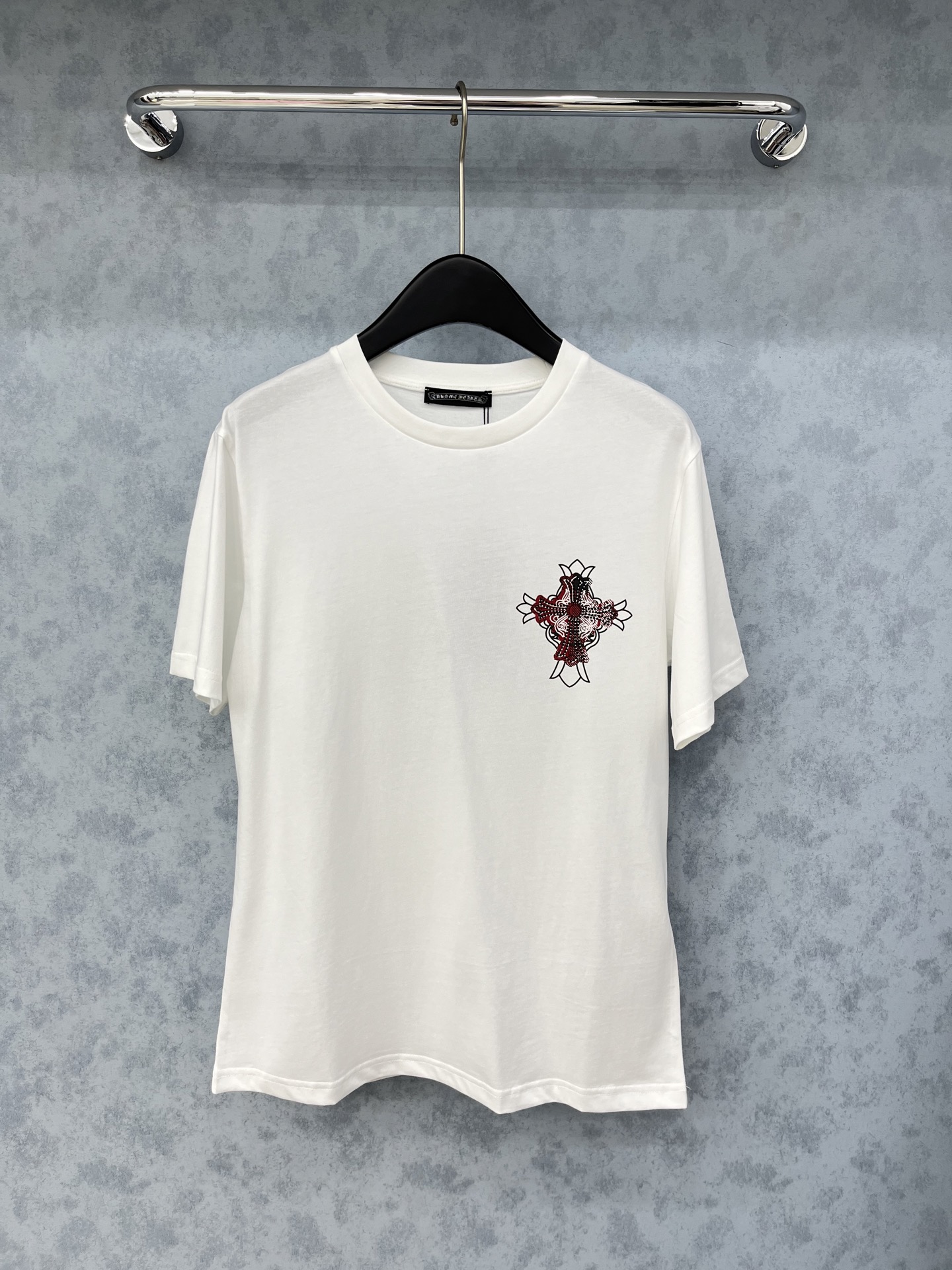 🛒𝐍𝐄𝐖 · 𝟐𝟎𝟐5/爆款现货原单品质 克罗星｜25新品印花烫钻短袖T恤精致版型上身巨显瘦！定制最新工