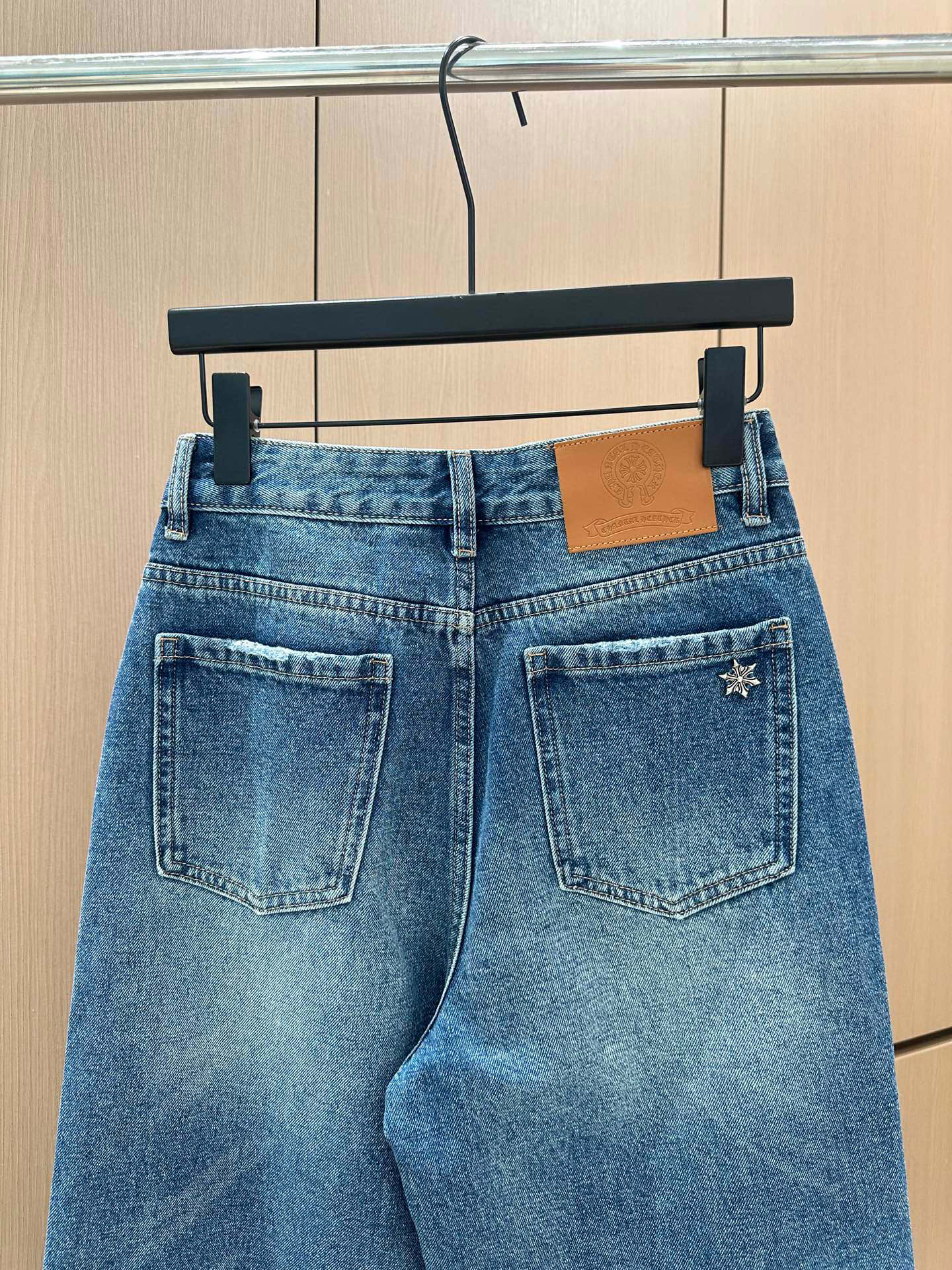 🛒𝐍𝐄𝐖 · 𝟐𝟎𝟐5/爆款现货设计师 原创｜2025 烫钻抓绒牛仔裤定制YB斜纹棉牛仔材质 工艺洗水处