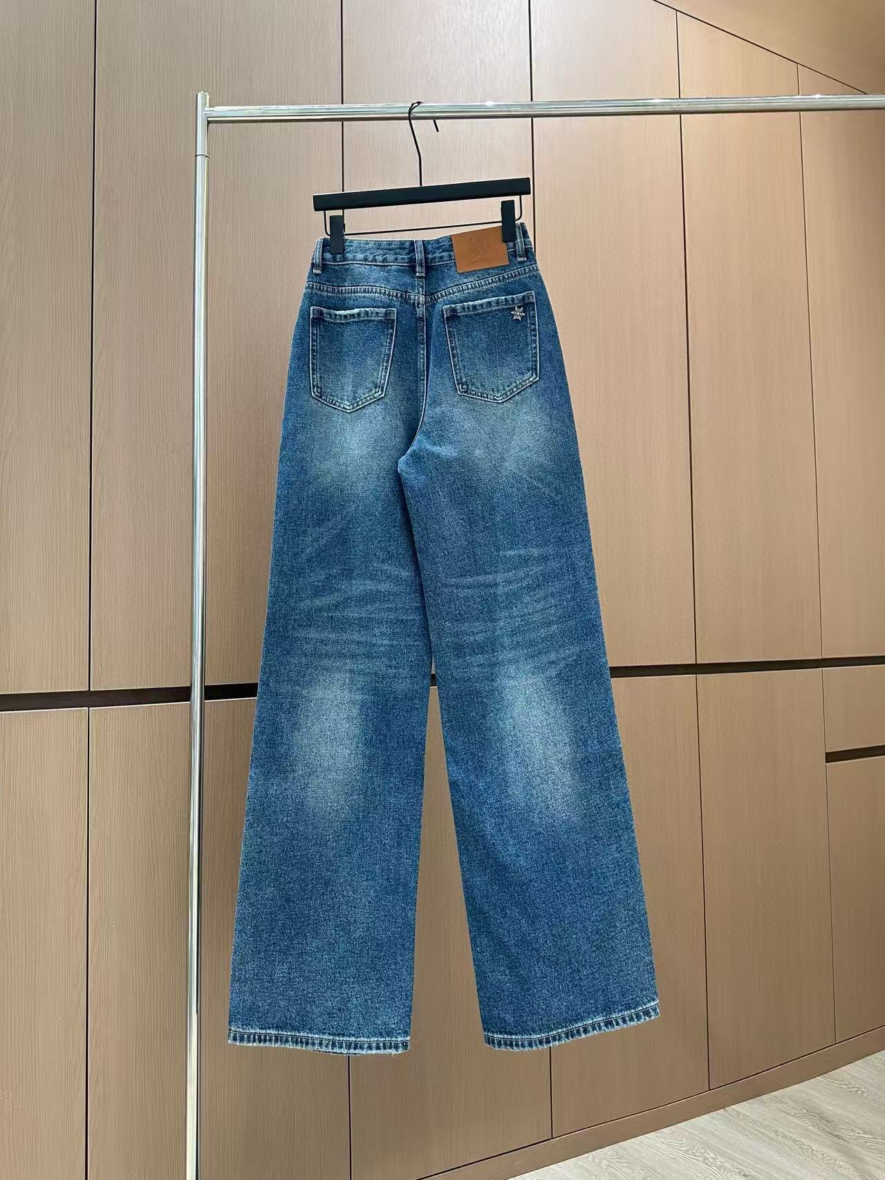 🛒𝐍𝐄𝐖 · 𝟐𝟎𝟐5/爆款现货设计师 原创｜2025 烫钻抓绒牛仔裤定制YB斜纹棉牛仔材质 工艺洗水处