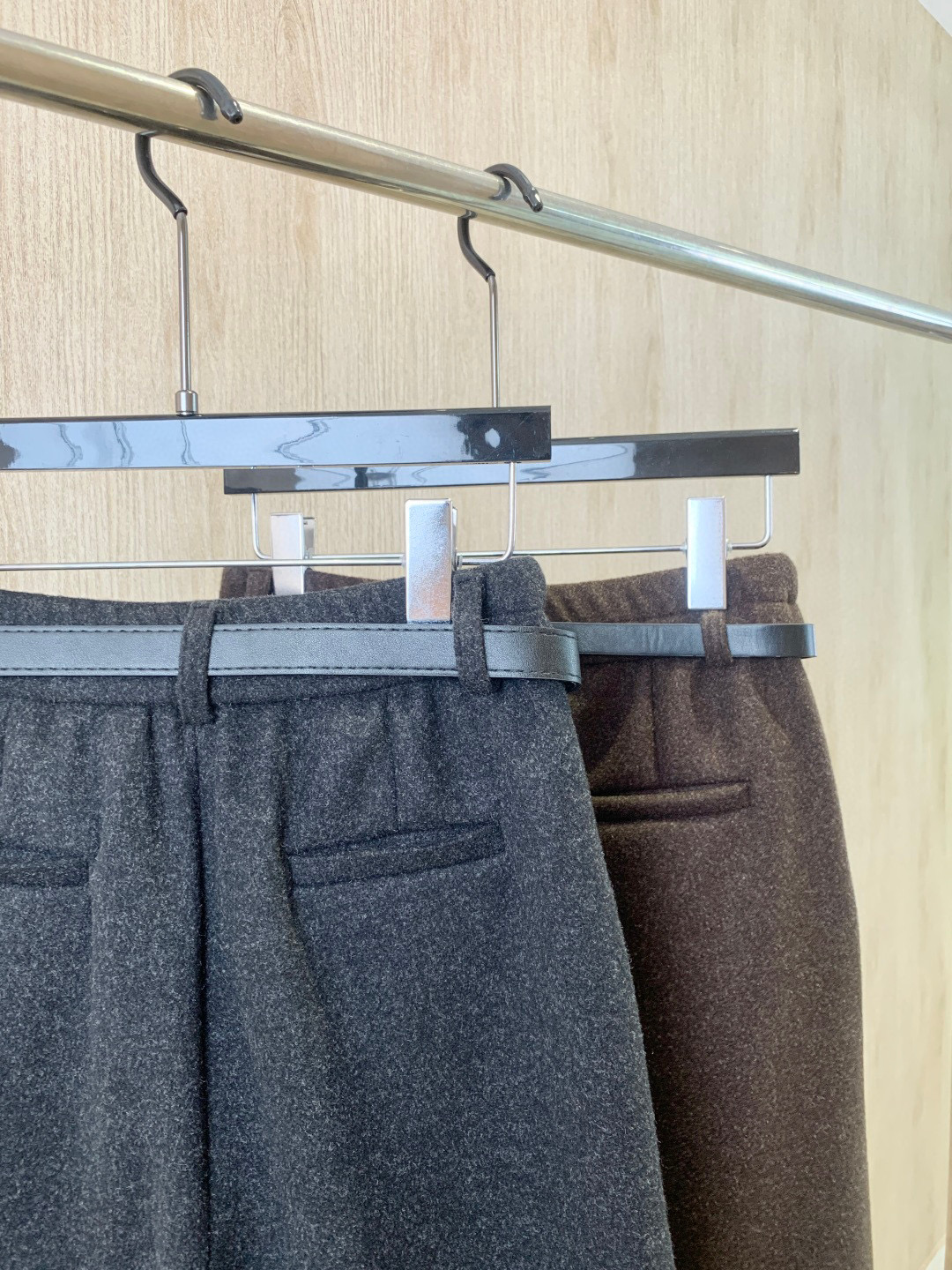 🛒𝐍𝐄𝐖 · 𝟐𝟎𝟐5/爆款现货原创 设计师｜2025新品九分加厚毛呢休闲裤订制包包腰带 质感光泽 垂顺