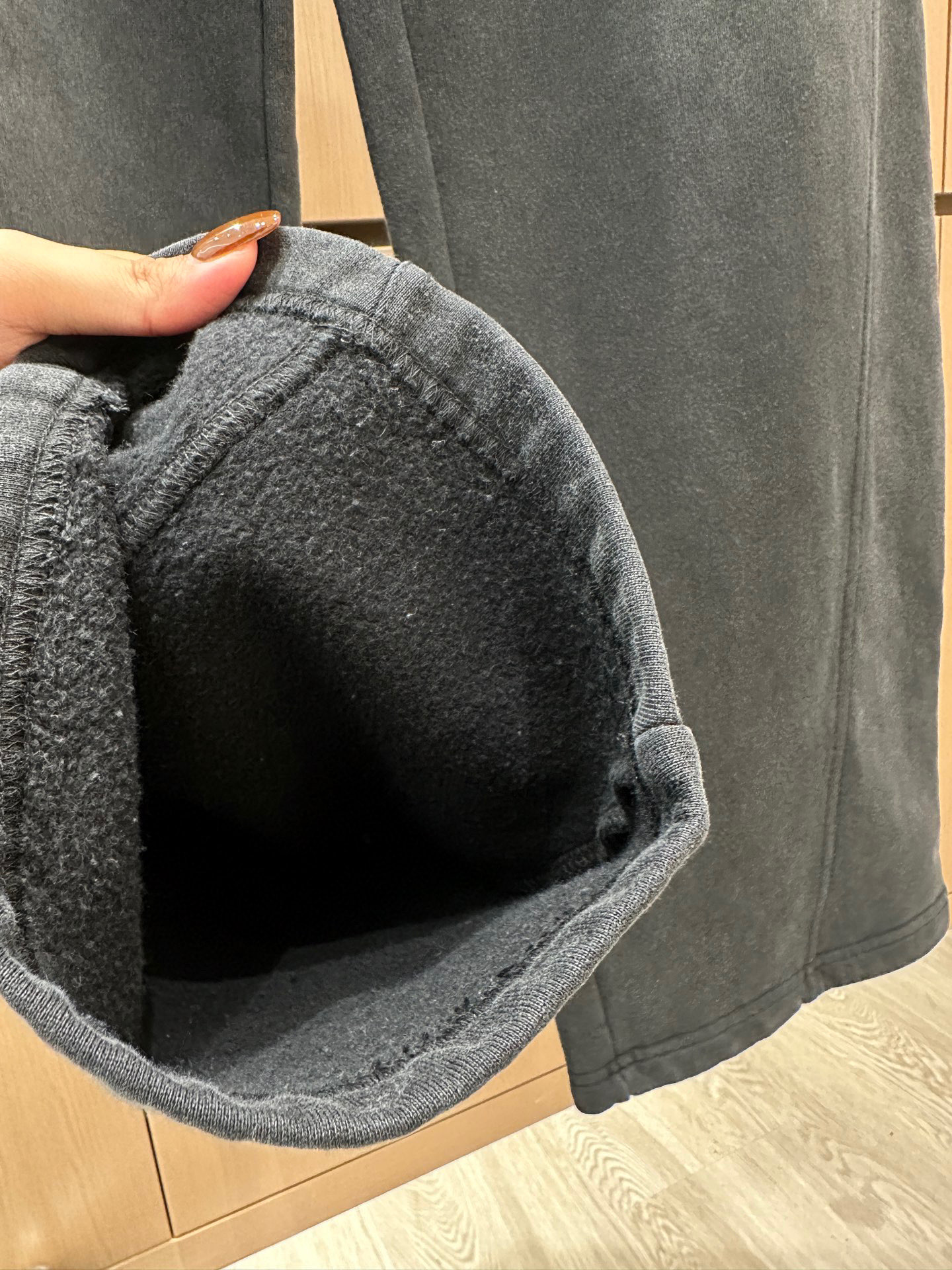 解锁渐变色洗水运动休闲裤，运动时髦两不误 秋冬加绒版在追求时尚与舒适的道路上，抽绳运动休闲裤绝对是你的不