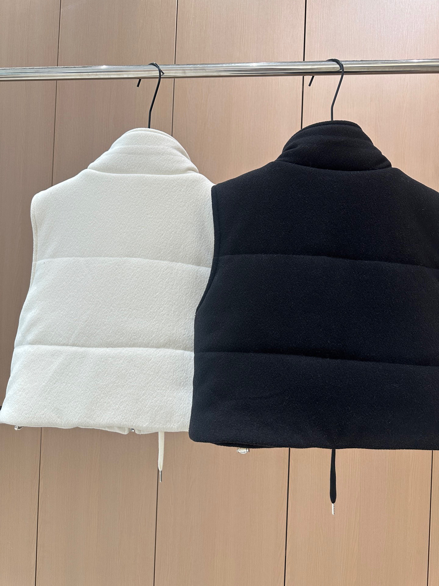 🛒𝐍𝐄𝐖 · 𝟐𝟎𝟐5/爆款现货设计师 原创｜经典羊毛马甲外套搭配束脚抽绳长裤套装定制高级面料，干净利落