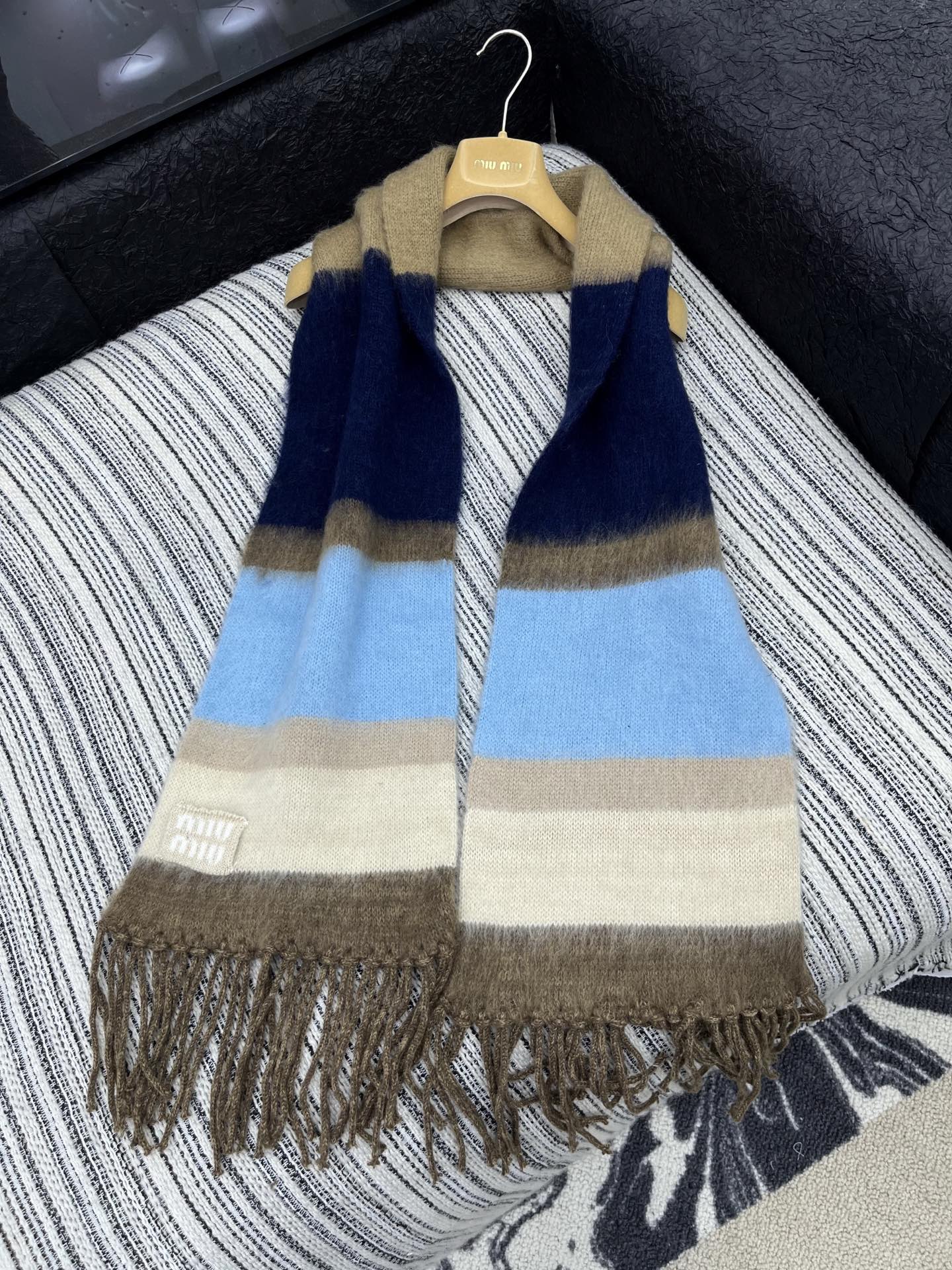 𝐌𝐈𝐔 𝐌𝐈* 25新款马海毛针织围巾 冬季搭配神器 彩色的拼接 少女感十足 超级柔软亲肤 软软糯糯纯手