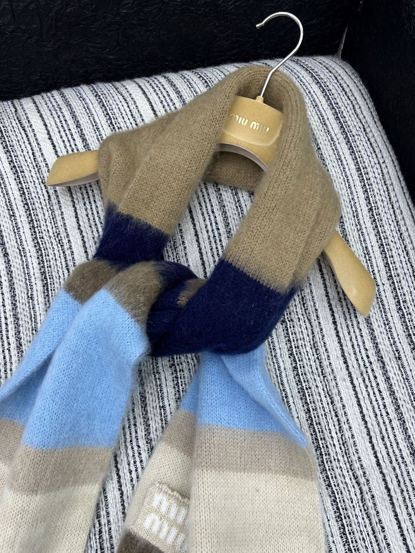 𝐌𝐈𝐔 𝐌𝐈* 25新款马海毛针织围巾 冬季搭配神器 彩色的拼接 少女感十足 超级柔软亲肤 软软糯糯纯手