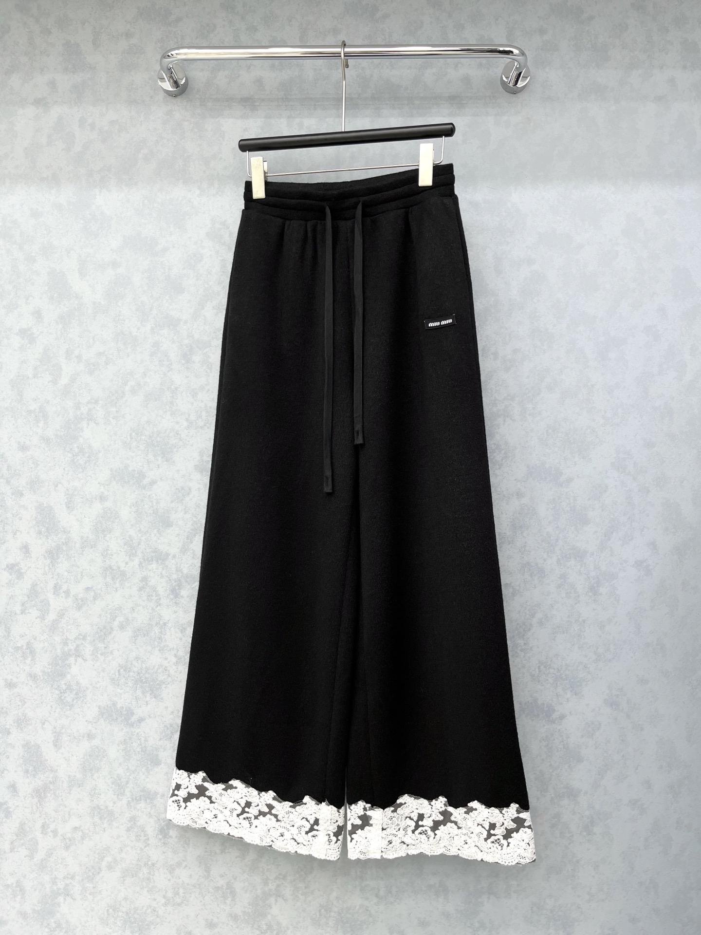 🛒𝐍𝐄𝐖 · 𝟐𝟎𝟐5/爆款现货原单品质 Miu Mi*｜2025新品加厚羊毛休闲裤高品质羊毛🦙 ，软软