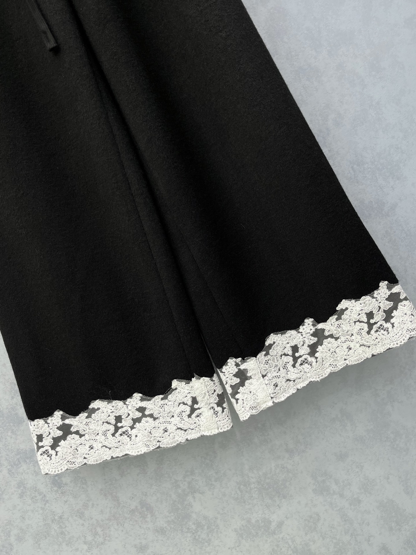 🛒𝐍𝐄𝐖 · 𝟐𝟎𝟐5/爆款现货原单品质 Miu Mi*｜2025新品加厚羊毛休闲裤高品质羊毛🦙 ，软软