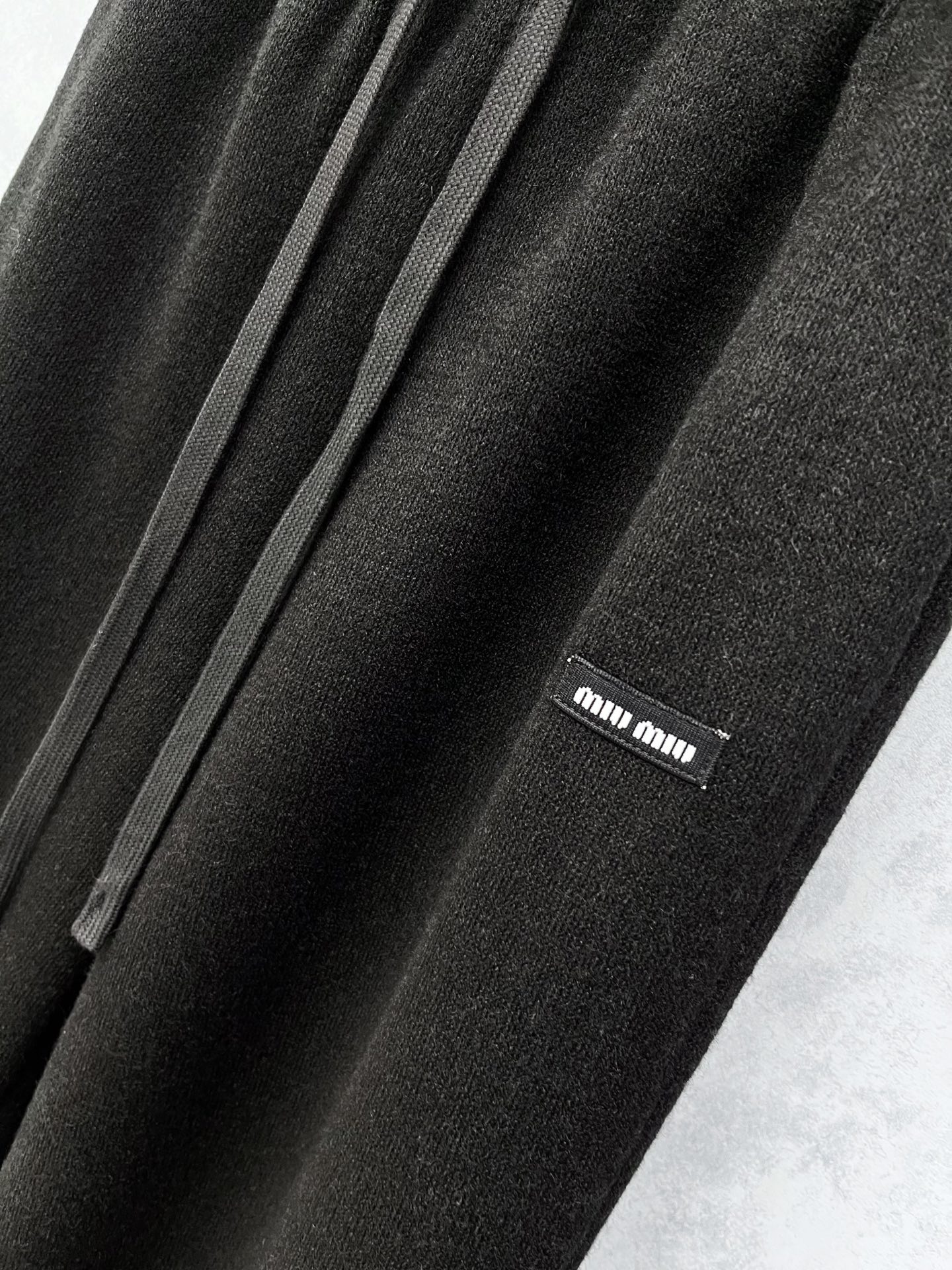 🛒𝐍𝐄𝐖 · 𝟐𝟎𝟐5/爆款现货原单品质 Miu Mi*｜2025新品加厚羊毛休闲裤高品质羊毛🦙 ，软软