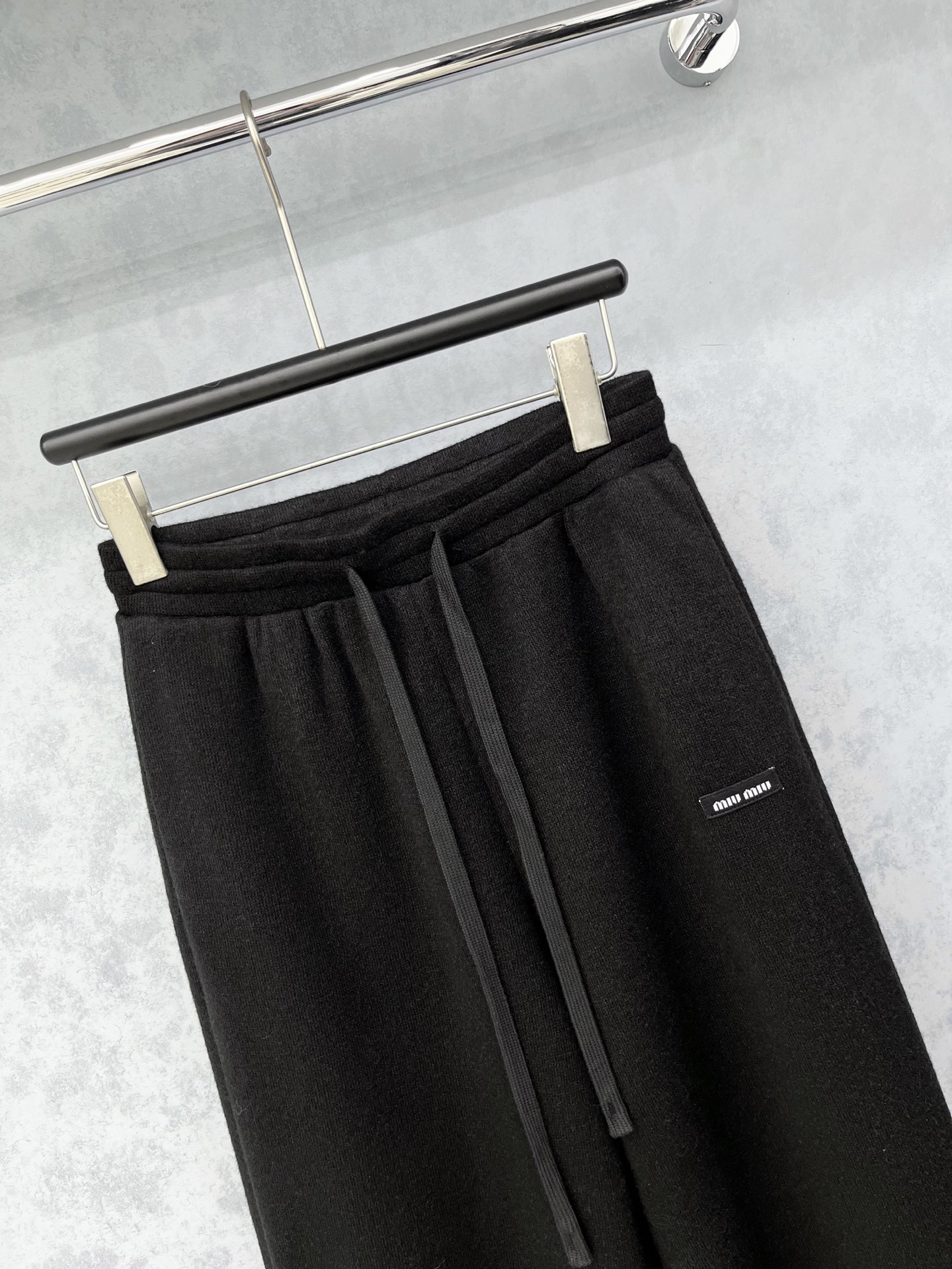 🛒𝐍𝐄𝐖 · 𝟐𝟎𝟐5/爆款现货原单品质 Miu Mi*｜2025新品加厚羊毛休闲裤高品质羊毛🦙 ，软软