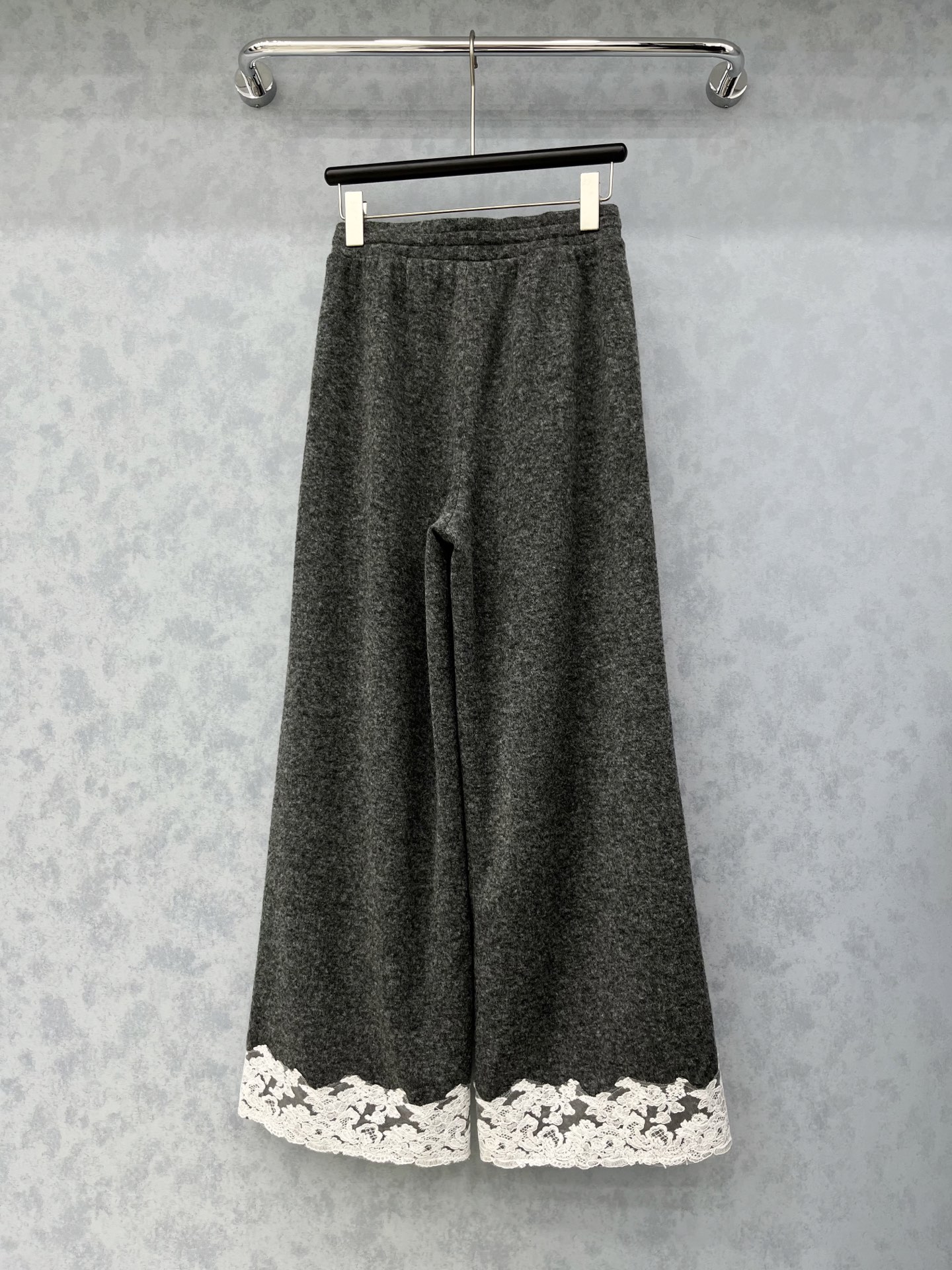 🛒𝐍𝐄𝐖 · 𝟐𝟎𝟐5/爆款现货原单品质 Miu Mi*｜2025新品加厚羊毛休闲裤高品质羊毛🦙 ，软软