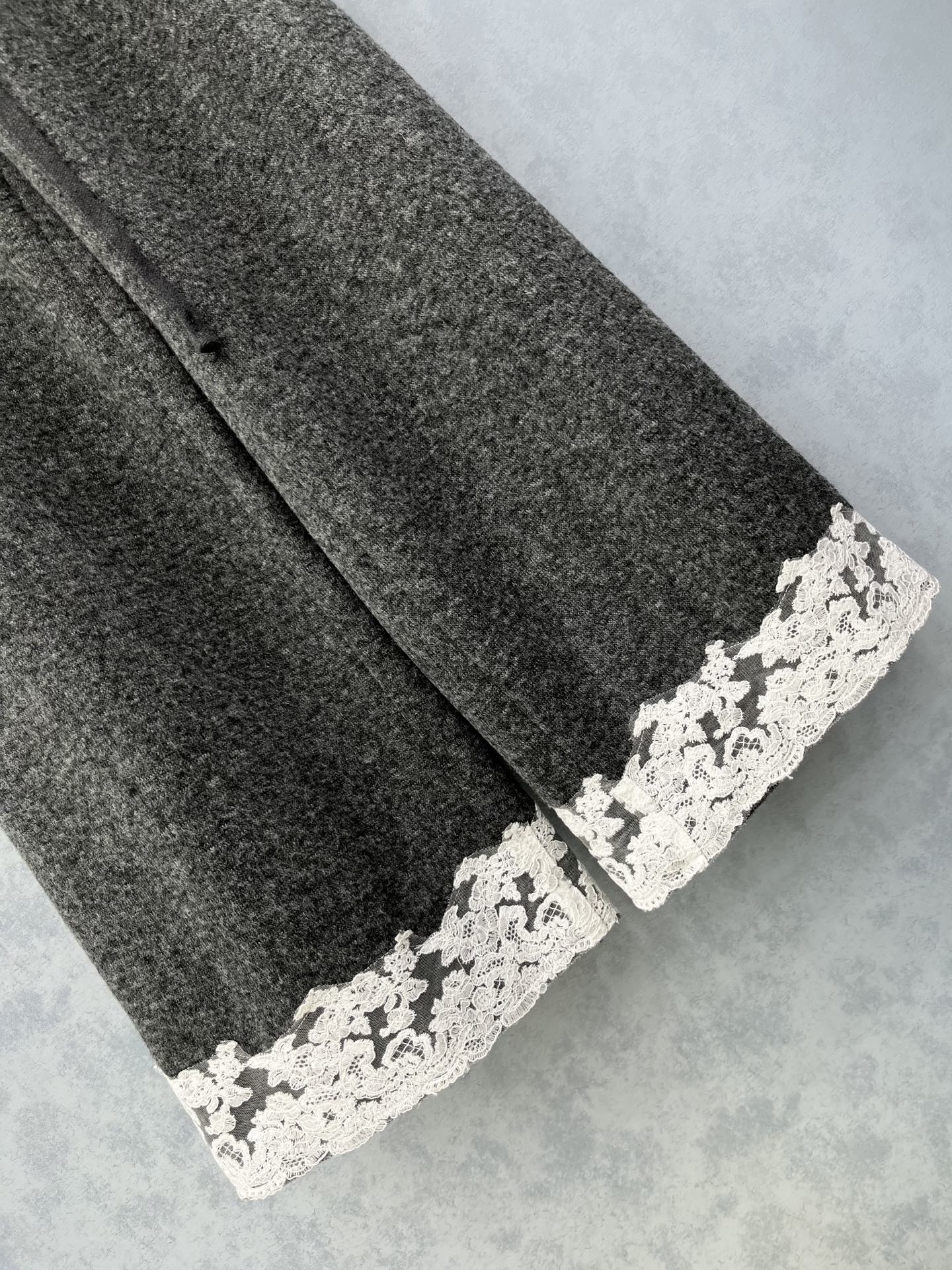 🛒𝐍𝐄𝐖 · 𝟐𝟎𝟐5/爆款现货原单品质 Miu Mi*｜2025新品加厚羊毛休闲裤高品质羊毛🦙 ，软软