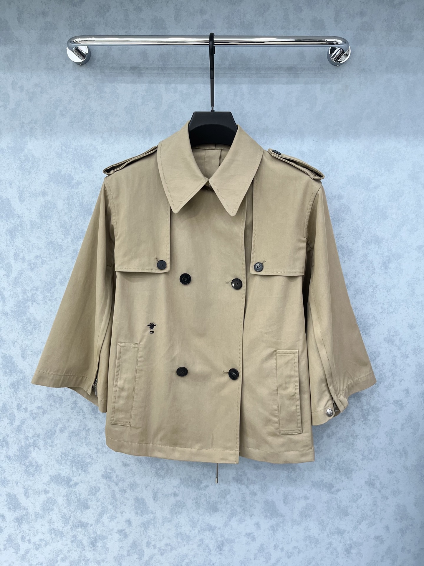 🛒𝐍𝐄𝐖 · 𝟐𝟎𝟐5/爆款现货【原版订制】Dio*｜2025新品老钱风翻领风衣外套1:1定制进口材质 