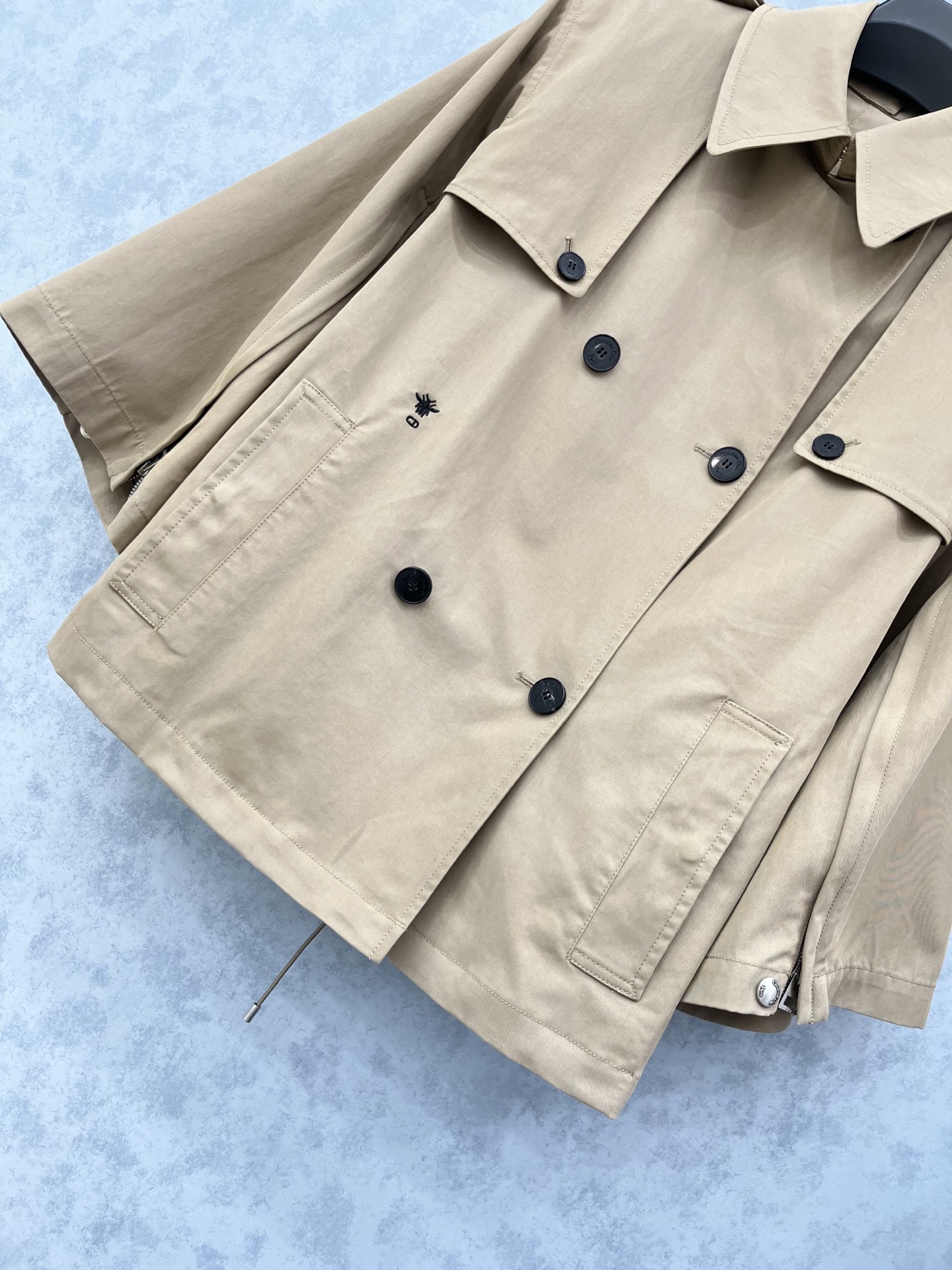 🛒𝐍𝐄𝐖 · 𝟐𝟎𝟐5/爆款现货【原版订制】Dio*｜2025新品老钱风翻领风衣外套1:1定制进口材质 