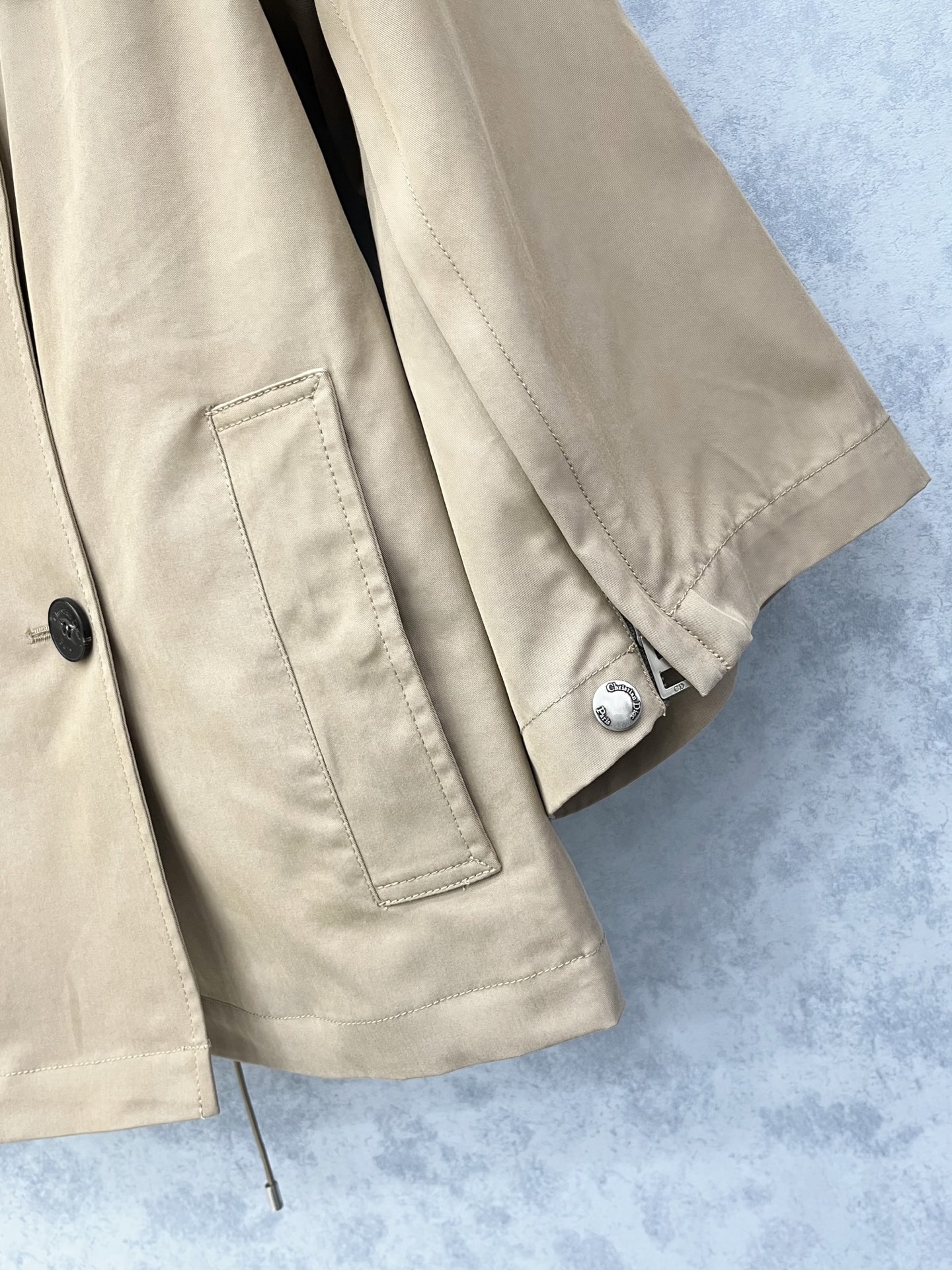 🛒𝐍𝐄𝐖 · 𝟐𝟎𝟐5/爆款现货【原版订制】Dio*｜2025新品老钱风翻领风衣外套1:1定制进口材质 