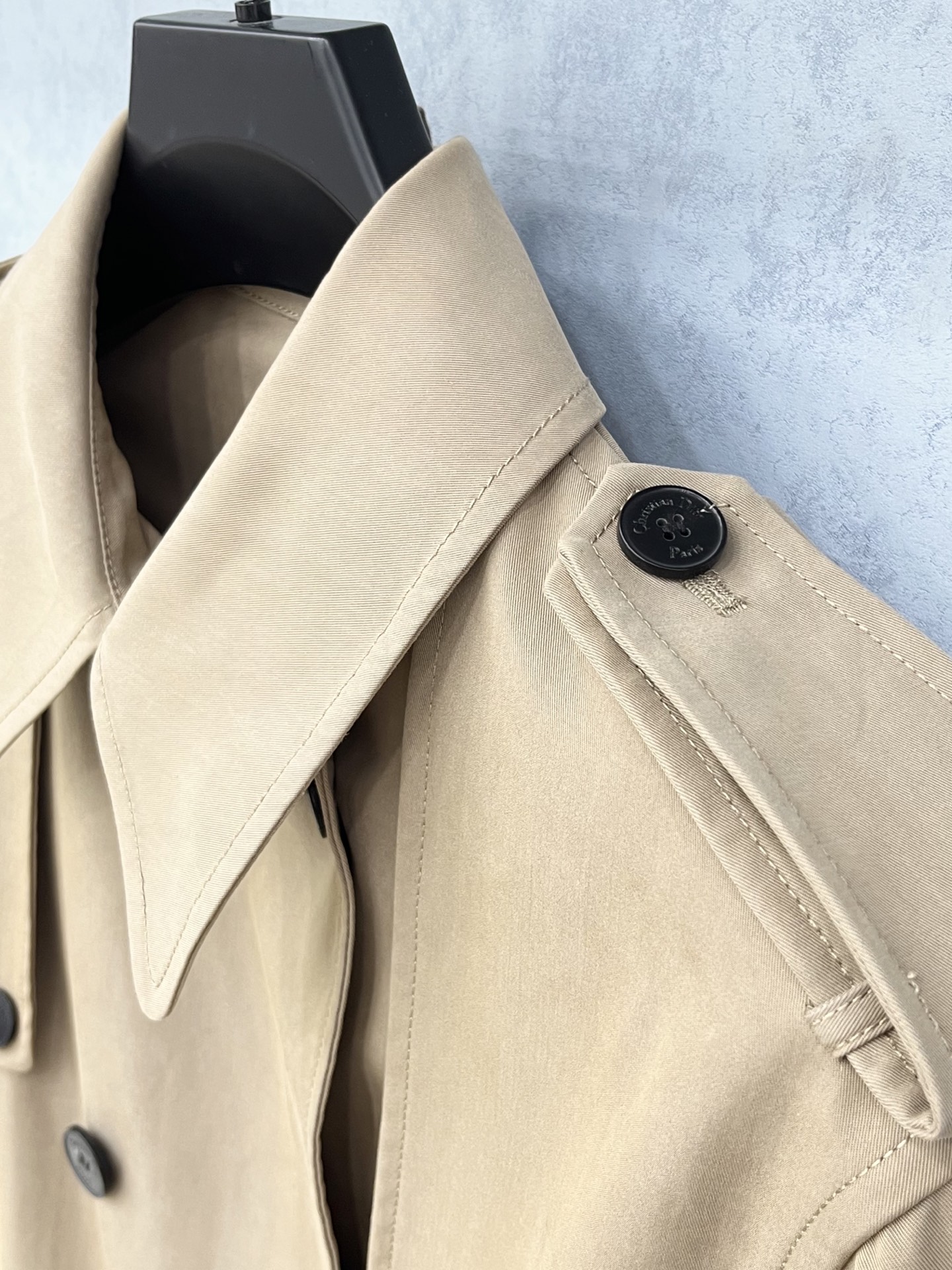 🛒𝐍𝐄𝐖 · 𝟐𝟎𝟐5/爆款现货【原版订制】Dio*｜2025新品老钱风翻领风衣外套1:1定制进口材质 