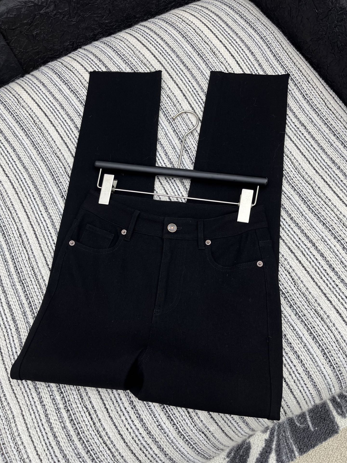 🛒𝐍𝐄𝐖 · 𝟐𝟎𝟐5/爆款现货【原版定制】The Row｜25早秋新款纯色经典牛仔裤暗黑色系，纤腿神器