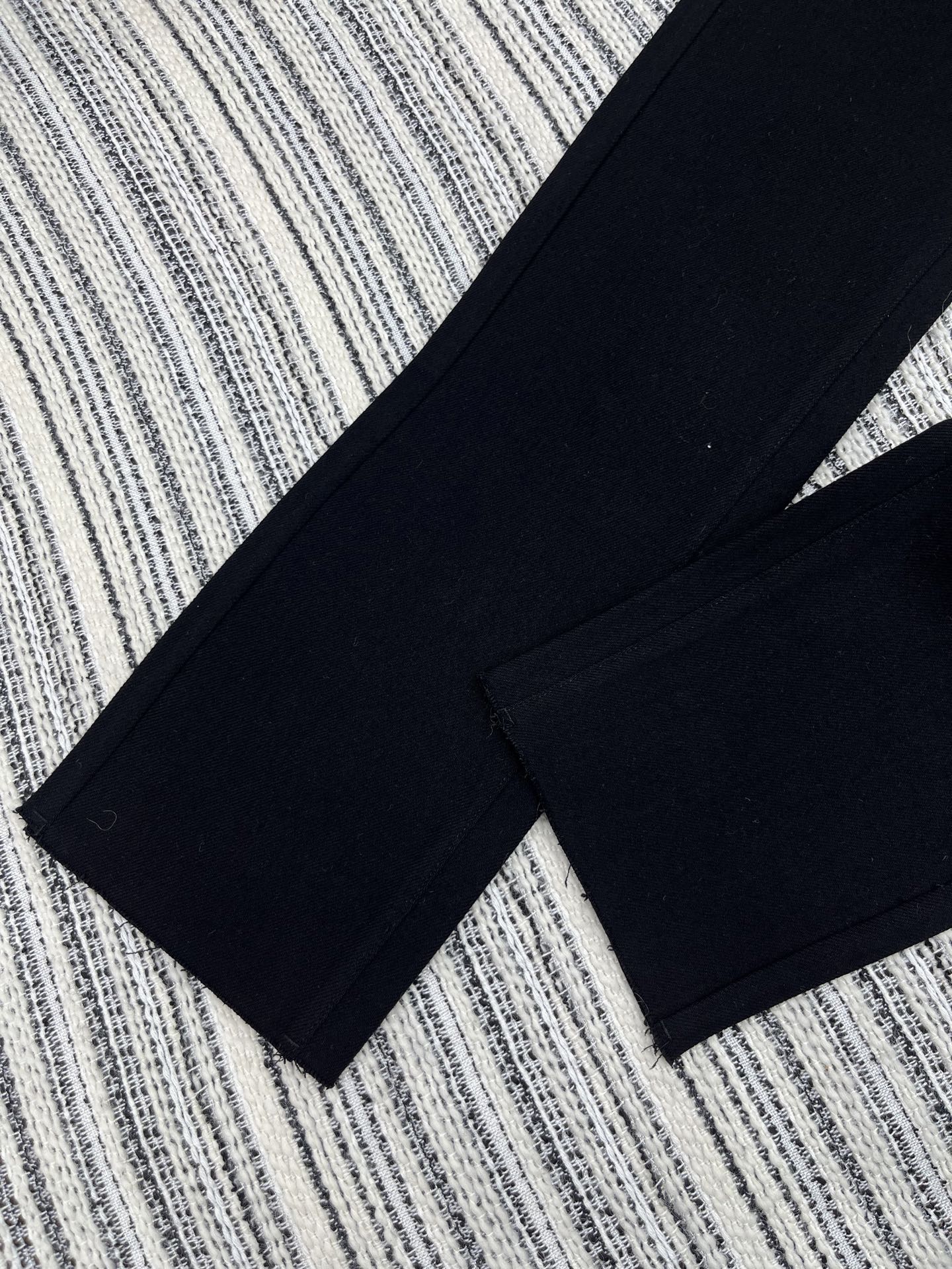 🛒𝐍𝐄𝐖 · 𝟐𝟎𝟐5/爆款现货【原版定制】The Row｜25早秋新款纯色经典牛仔裤暗黑色系，纤腿神器