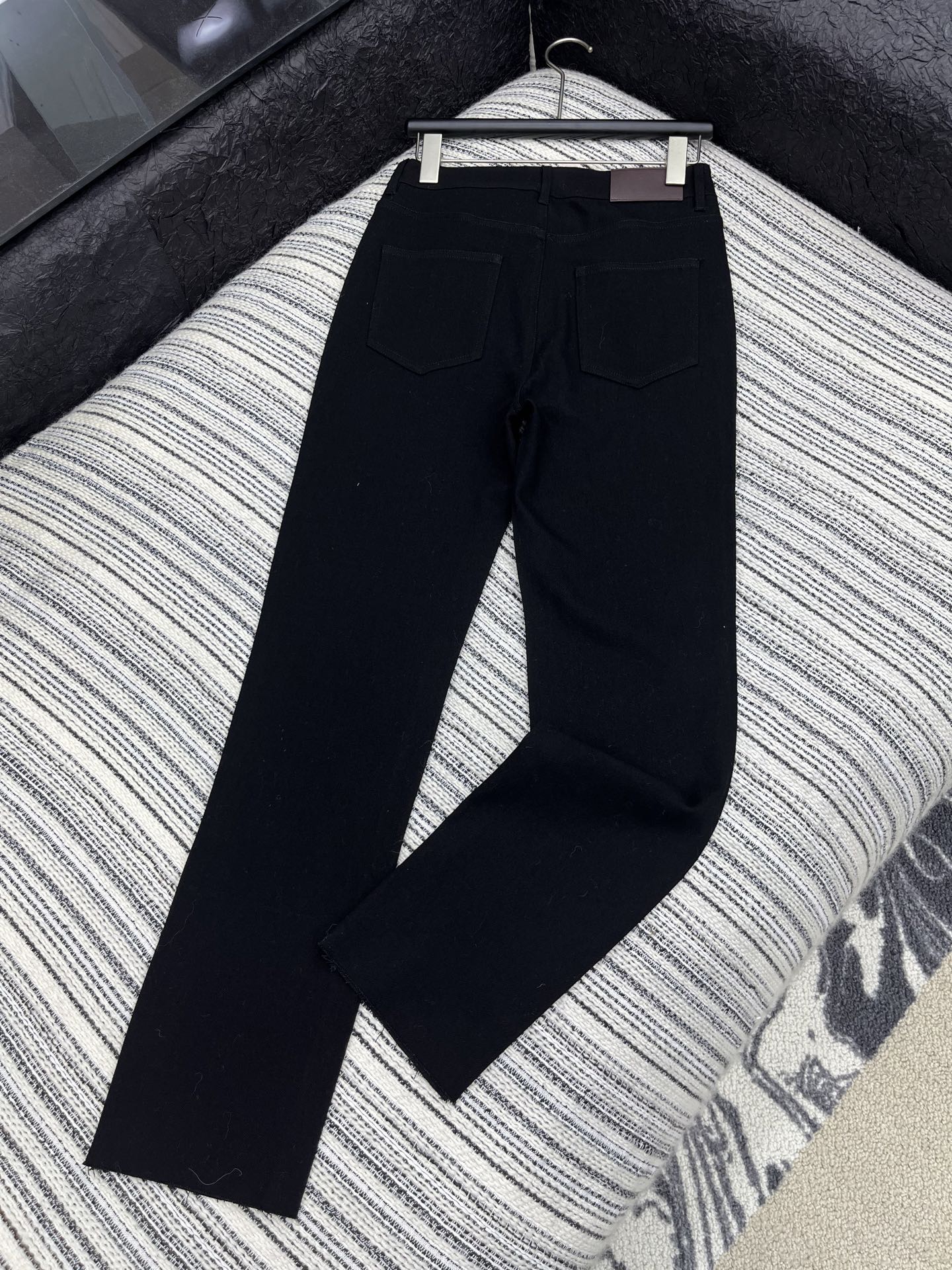 🛒𝐍𝐄𝐖 · 𝟐𝟎𝟐5/爆款现货【原版定制】The Row｜25早秋新款纯色经典牛仔裤暗黑色系，纤腿神器