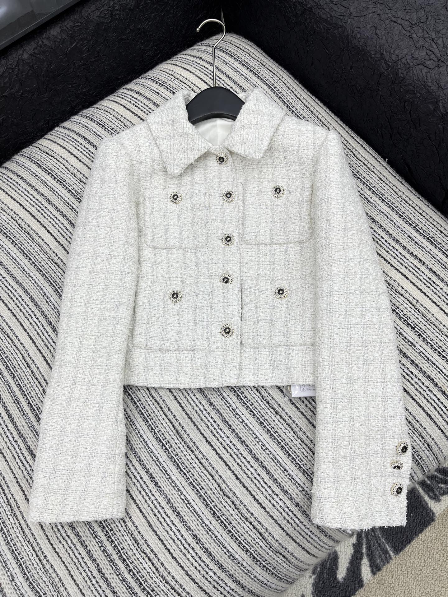 🛒𝐍𝐄𝐖 · 𝟐𝟎𝟐5/爆款现货【原版定制】Chane*｜2025新品格纹粗花呢圆领外套定制YB进口材质