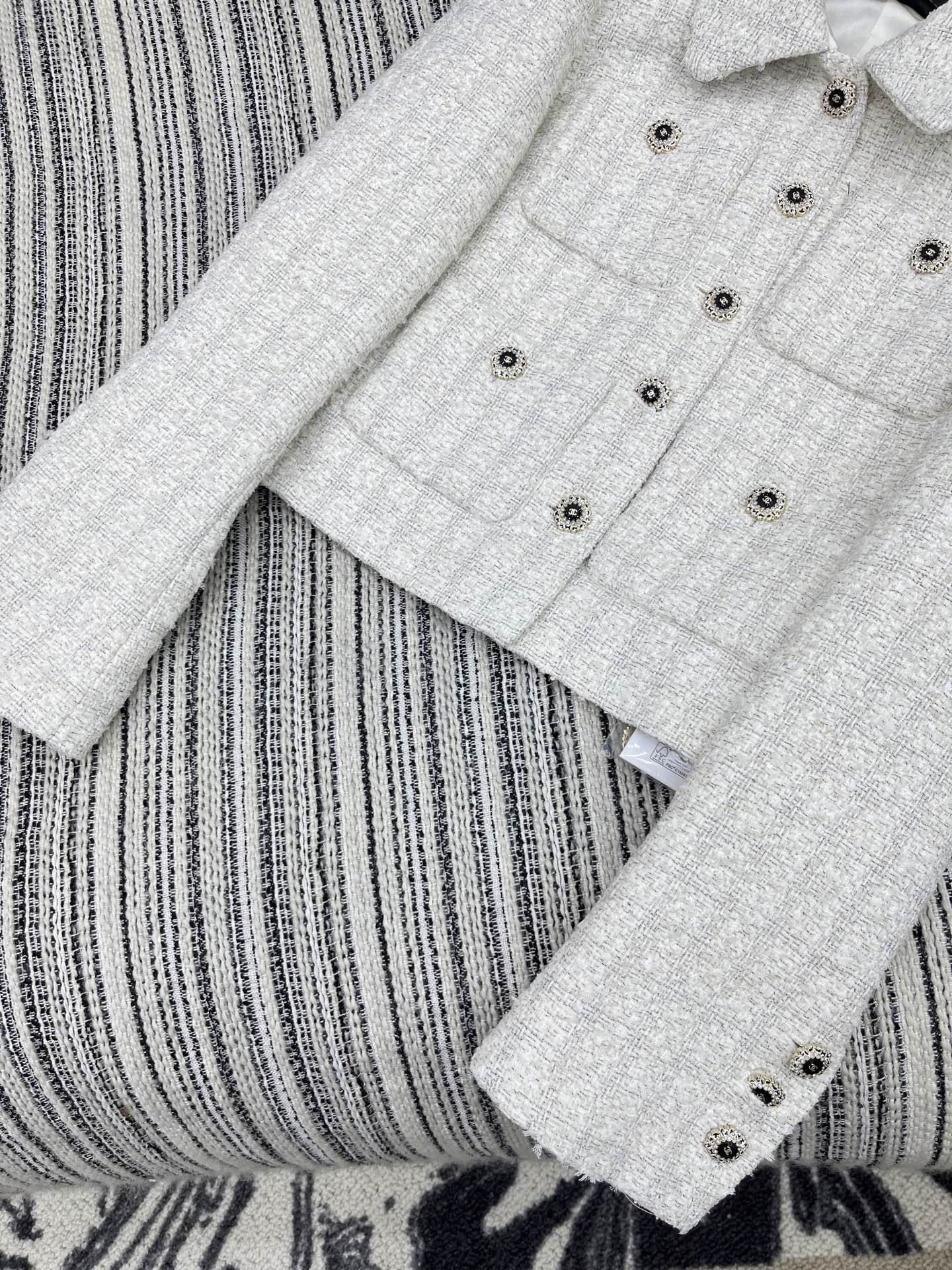 🛒𝐍𝐄𝐖 · 𝟐𝟎𝟐5/爆款现货【原版定制】Chane*｜2025新品格纹粗花呢圆领外套定制YB进口材质