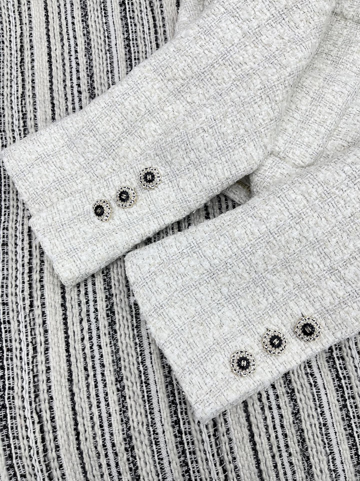 🛒𝐍𝐄𝐖 · 𝟐𝟎𝟐5/爆款现货【原版定制】Chane*｜2025新品格纹粗花呢圆领外套定制YB进口材质