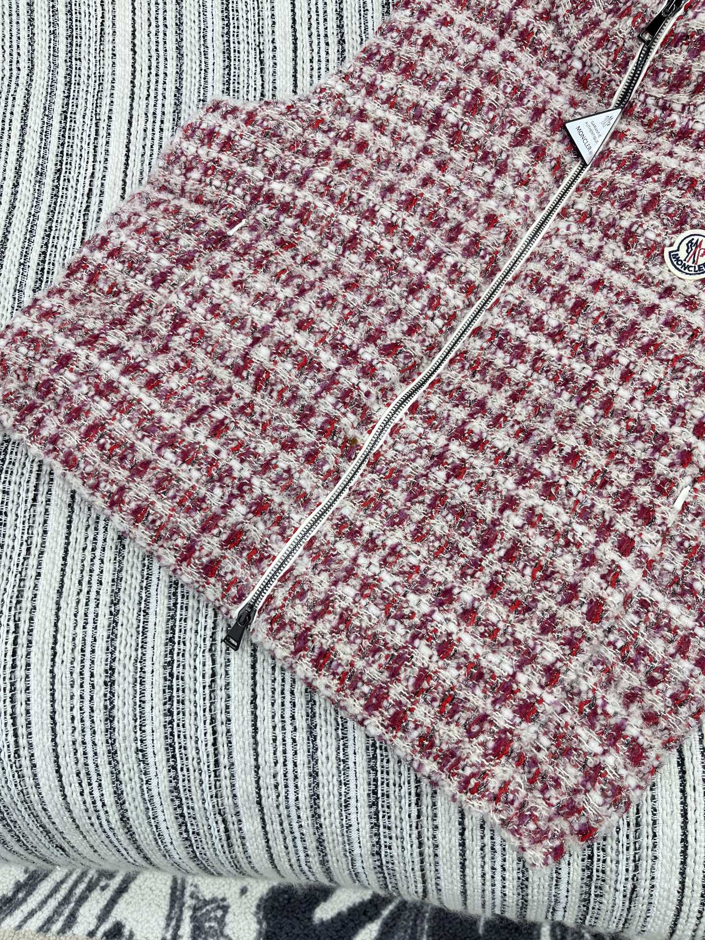 🛒𝐍𝐄𝐖 · 𝟐𝟎𝟐5/爆款现货【原版订制】Mon*｜25秋冬新品立领粗花呢羽绒服马甲外套面包服设计 双