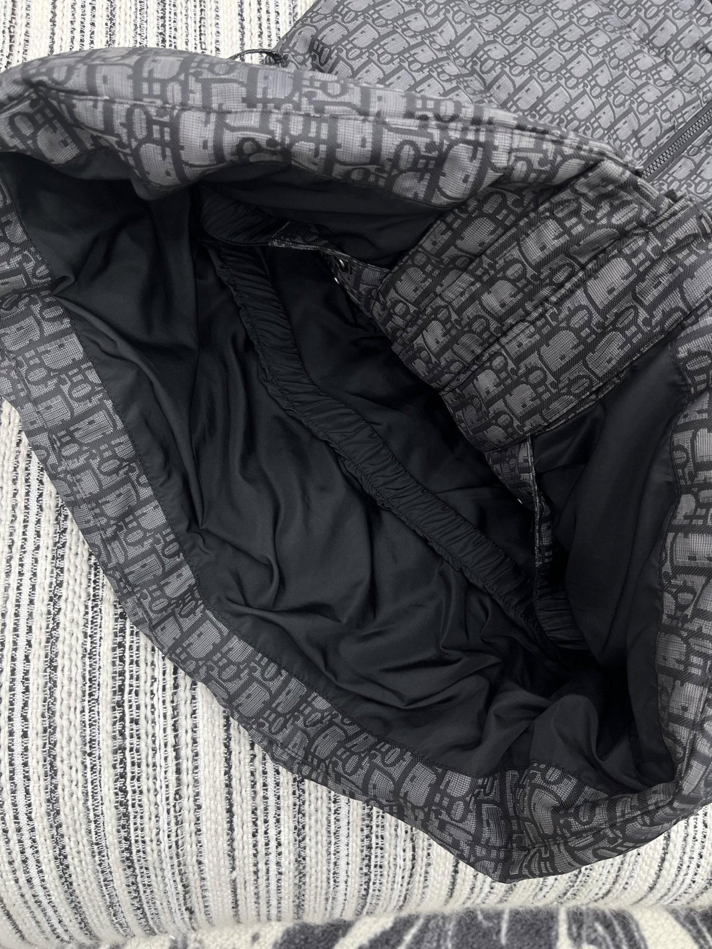 🛒𝐍𝐄𝐖 · 𝟐𝟎𝟐5/爆款现货原单品质 Dio*｜25新款立领老花羽绒服马甲外套爆单系列款 气质女神必