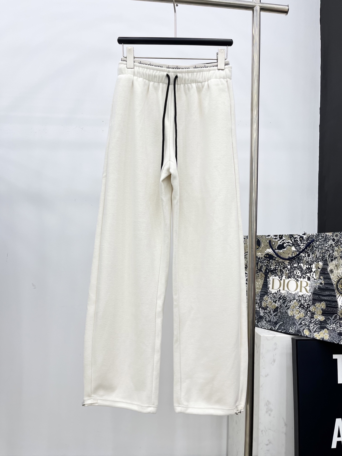 🛒𝐍𝐄𝐖 · 𝟐𝟎𝟐5/爆款现货原单品质 Alex*｜抽绳双腰头松紧腰休闲裤高品质面料质感柔软细腻舒适减