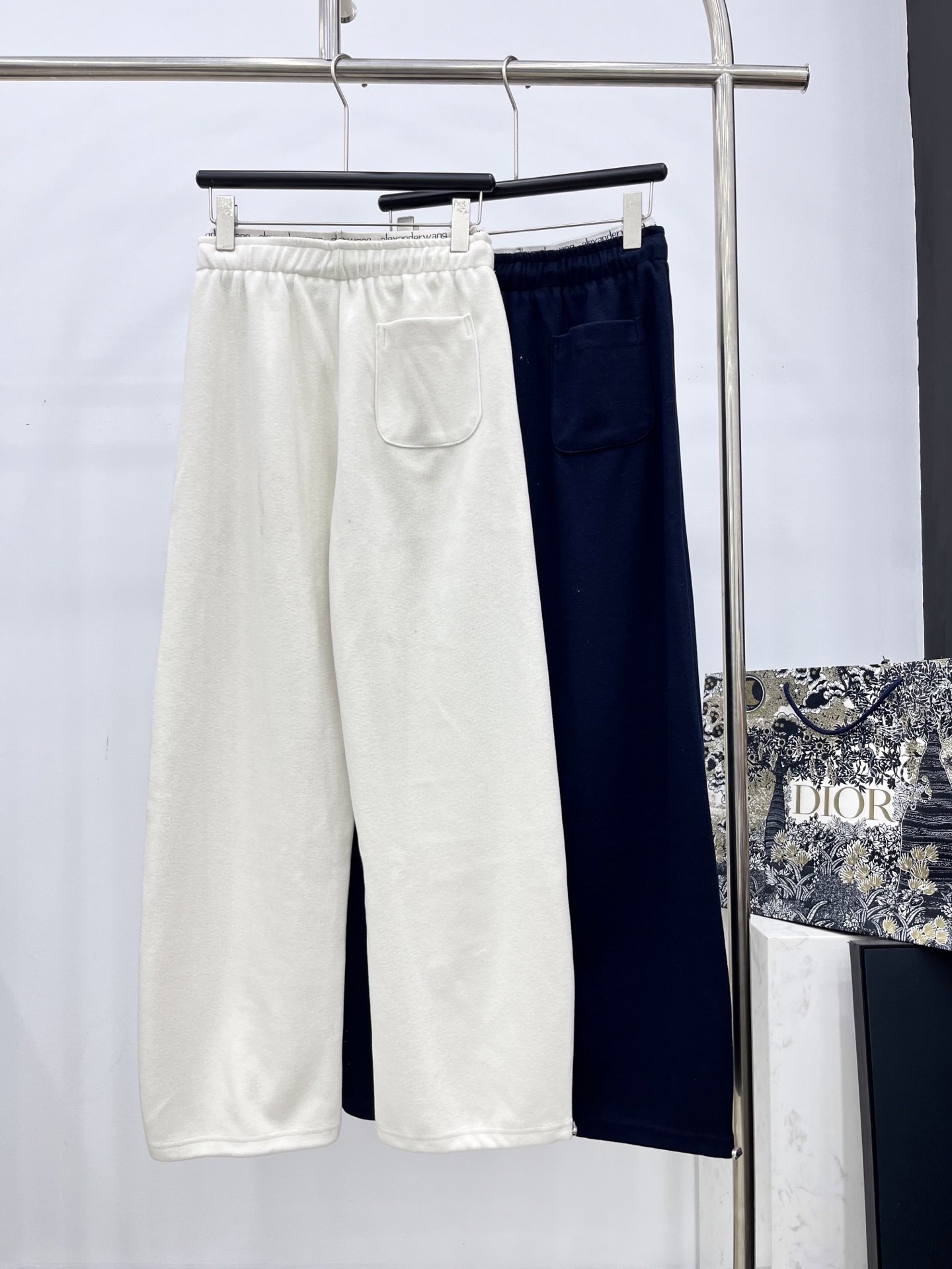 🛒𝐍𝐄𝐖 · 𝟐𝟎𝟐5/爆款现货原单品质 Alex*｜抽绳双腰头松紧腰休闲裤高品质面料质感柔软细腻舒适减