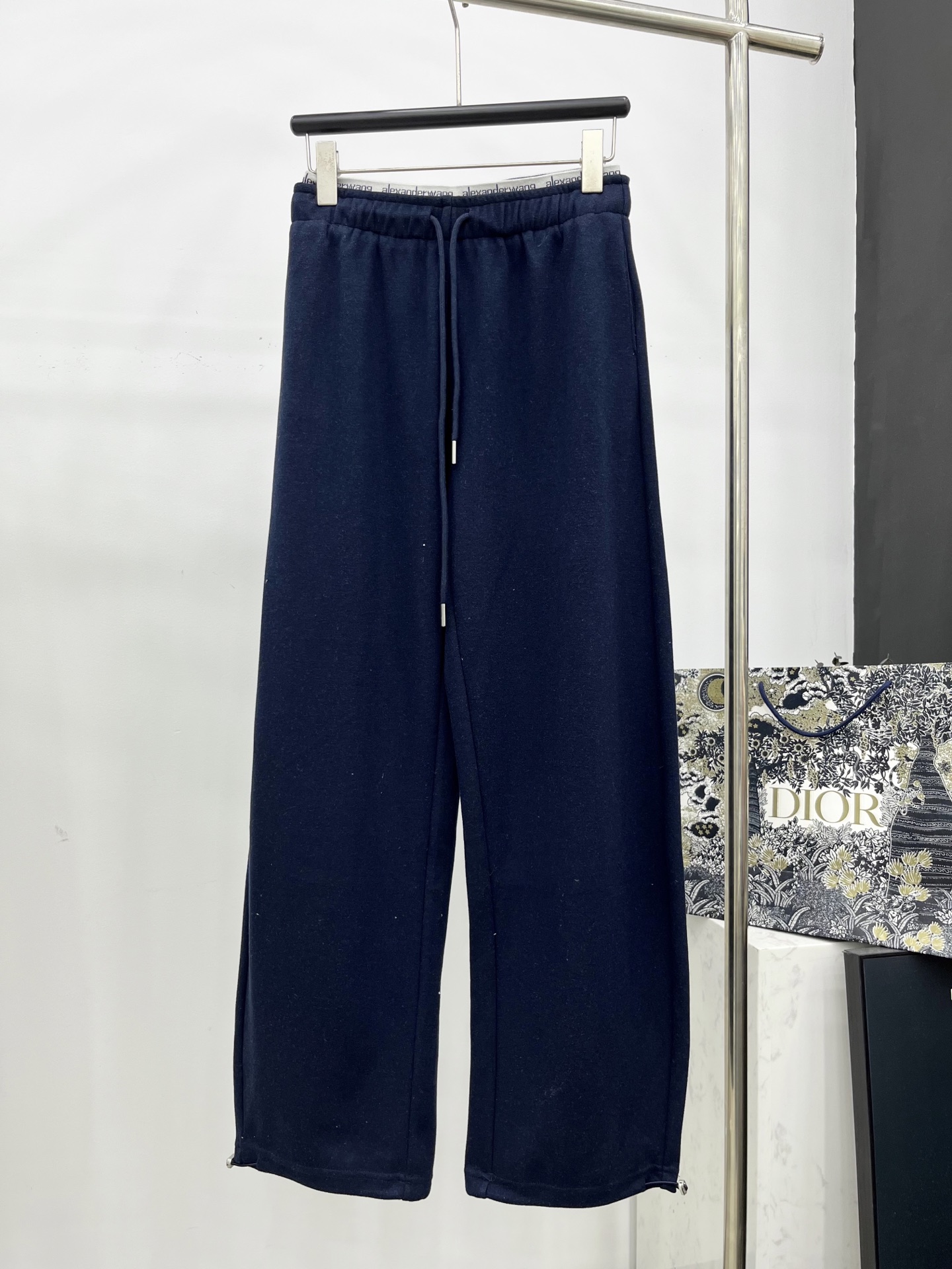 🛒𝐍𝐄𝐖 · 𝟐𝟎𝟐5/爆款现货原单品质 Alex*｜抽绳双腰头松紧腰休闲裤高品质面料质感柔软细腻舒适减